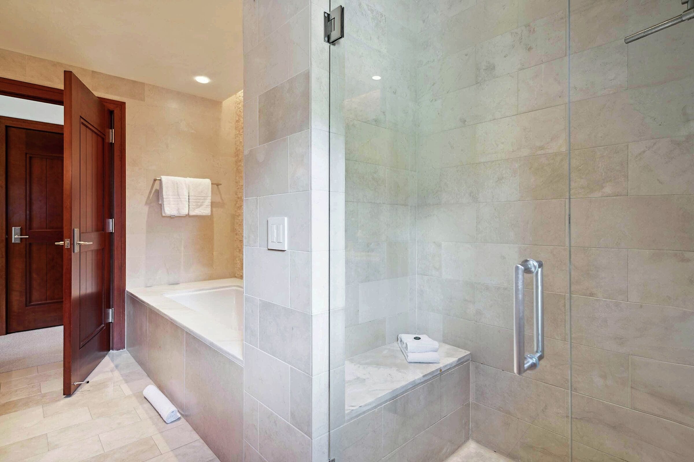 #6GE - Master Ensuite Bathroom