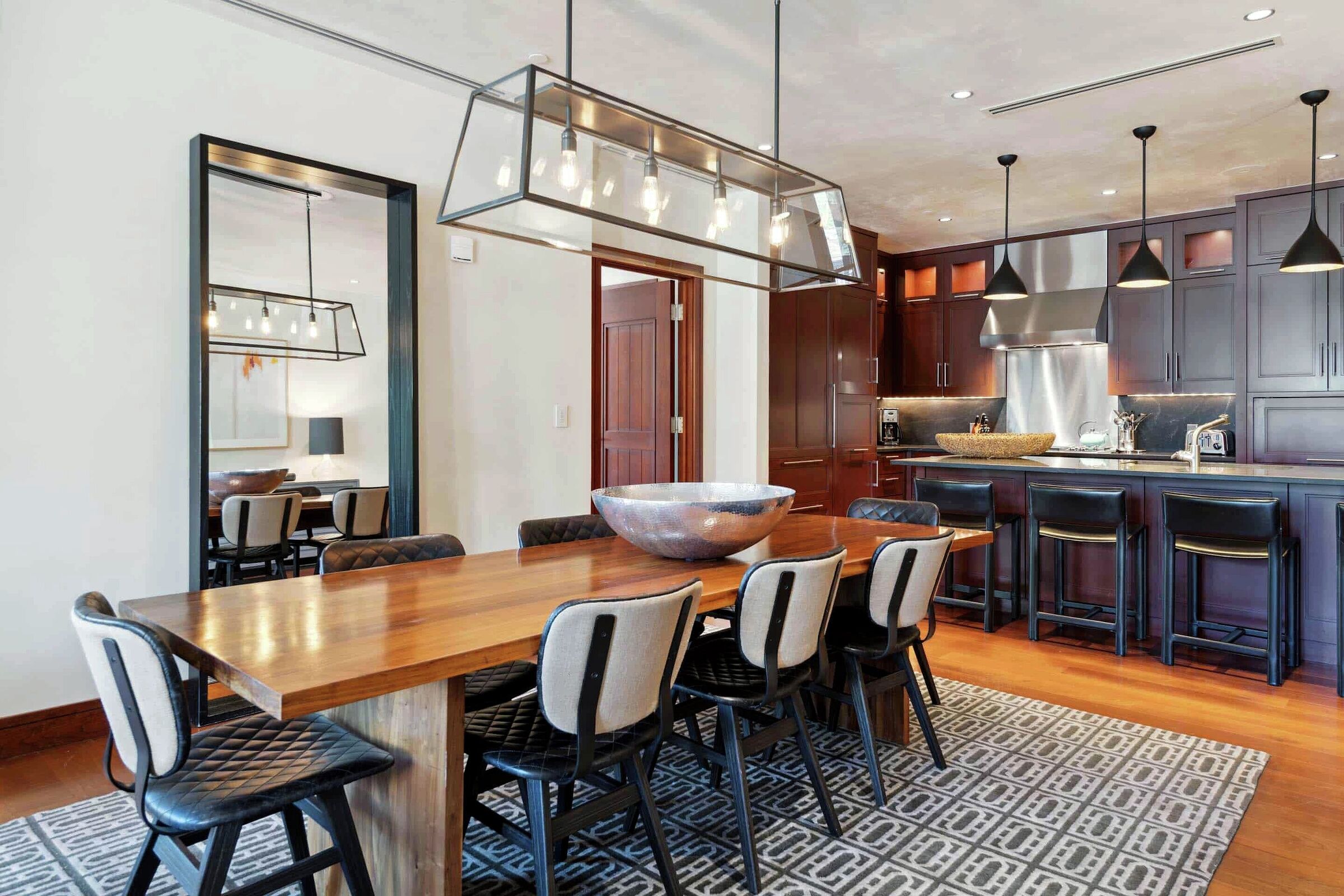 #6GE - Dining Area