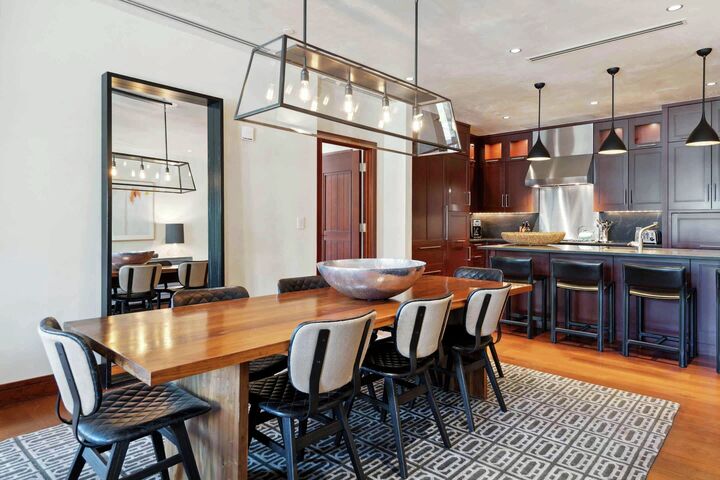 #6GE - Dining Area