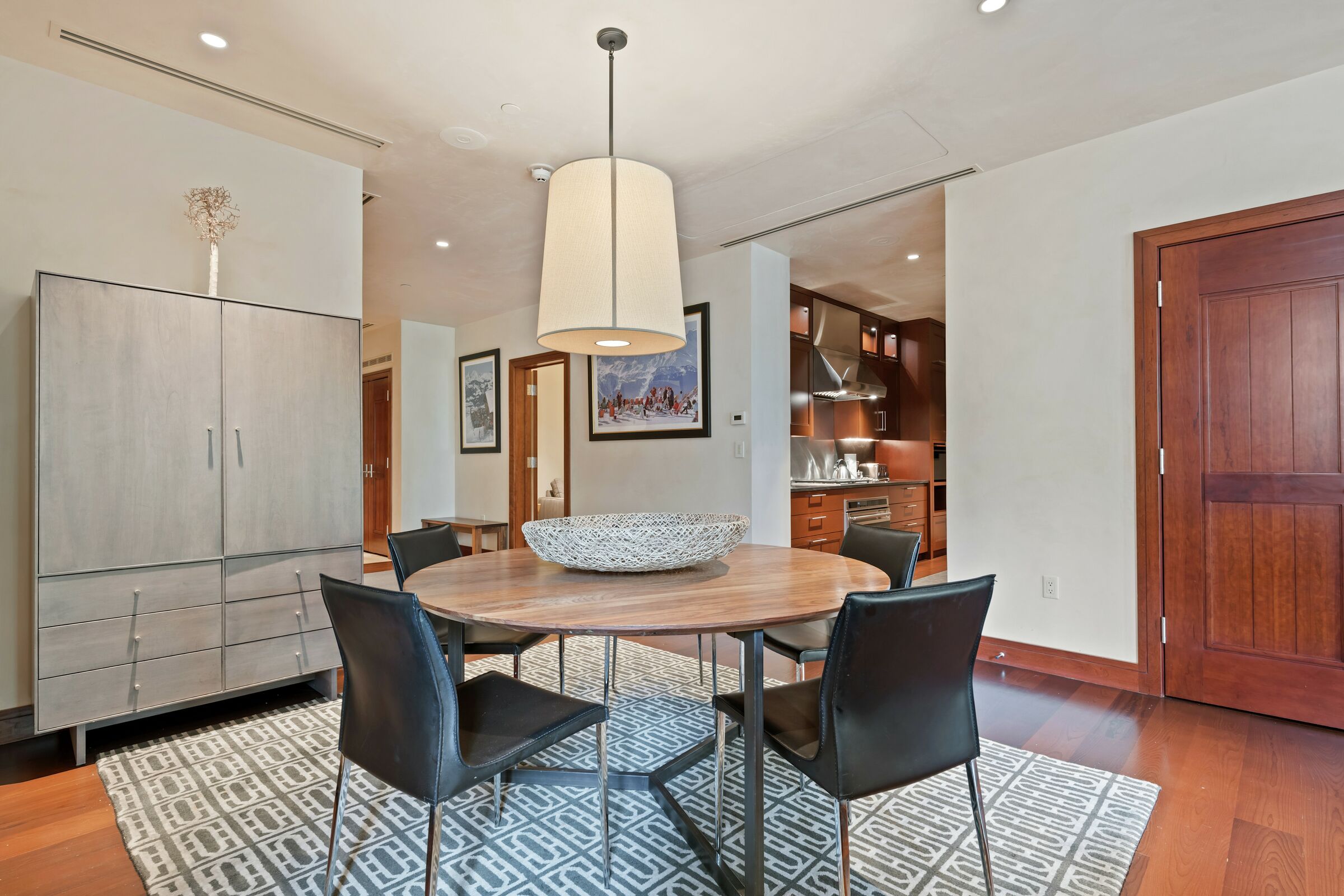 #3EE - Dining Room