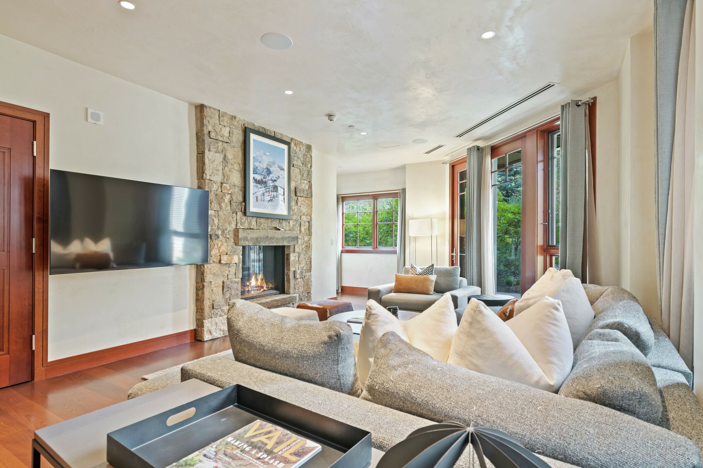 #3EE - Living Room