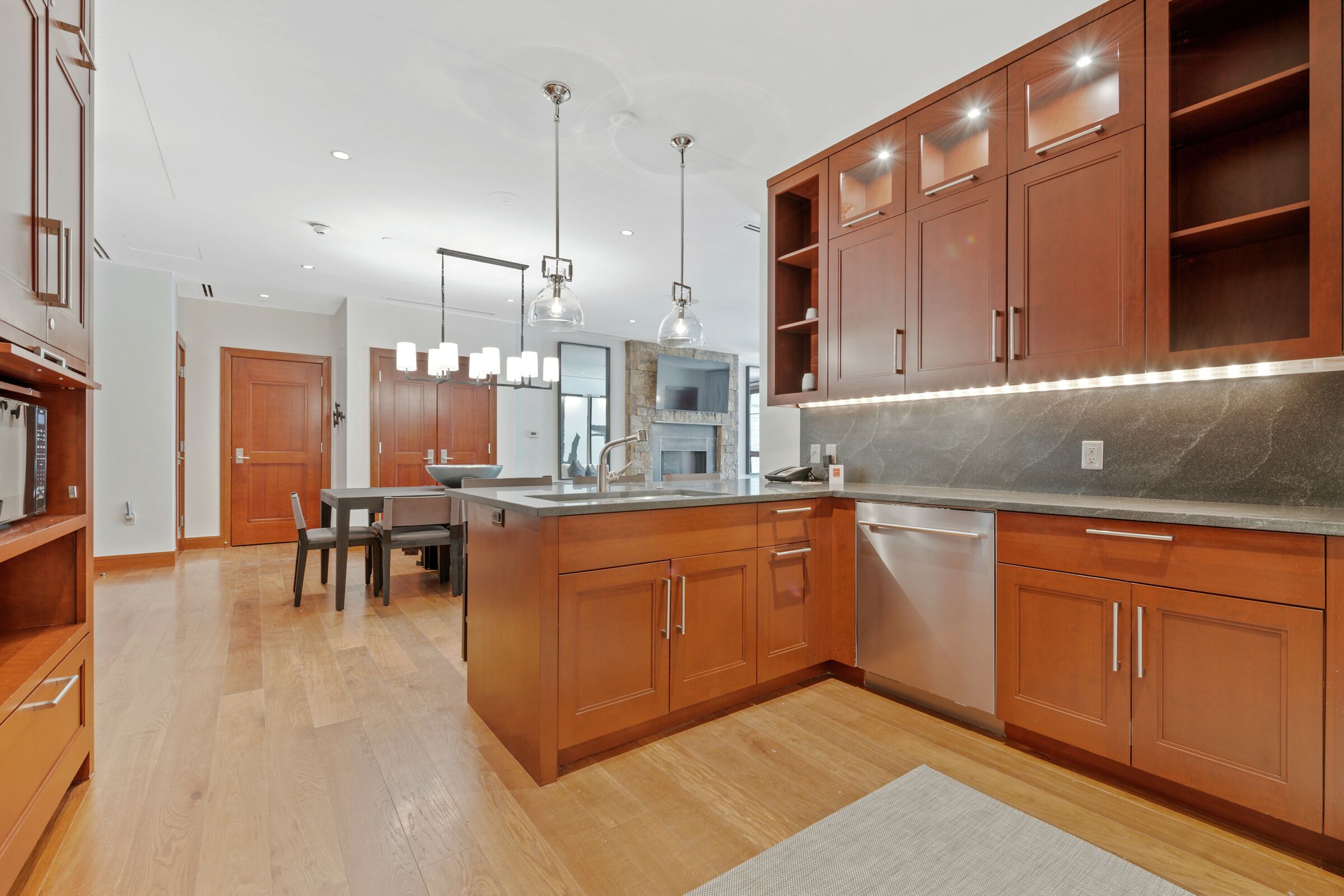 #5CE - Kitchen