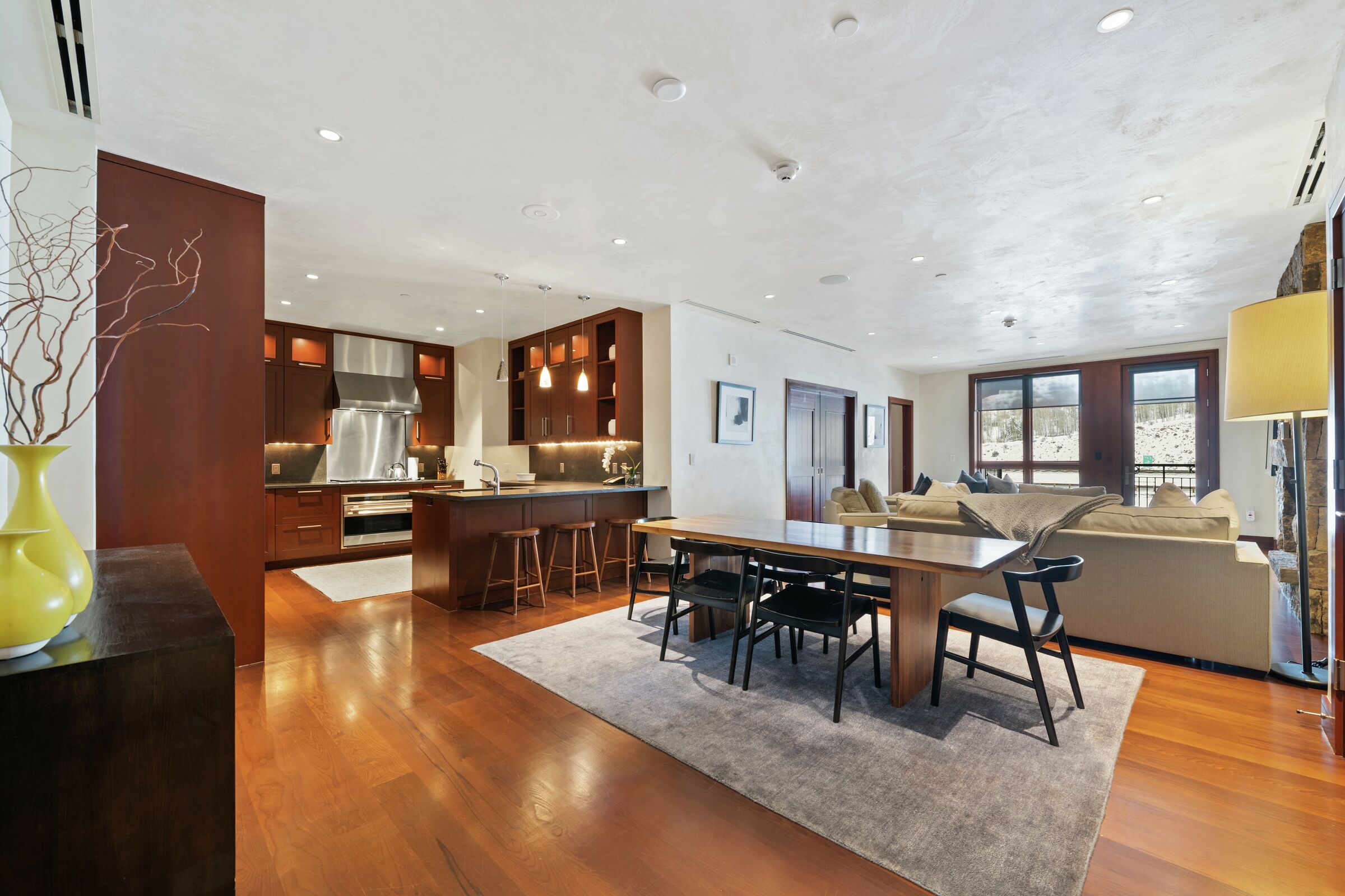 #5CW - Dining Room