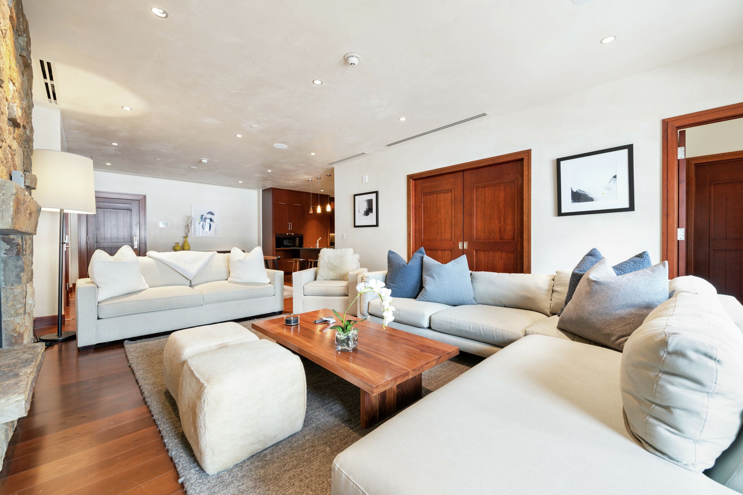 #5CW - Living Room