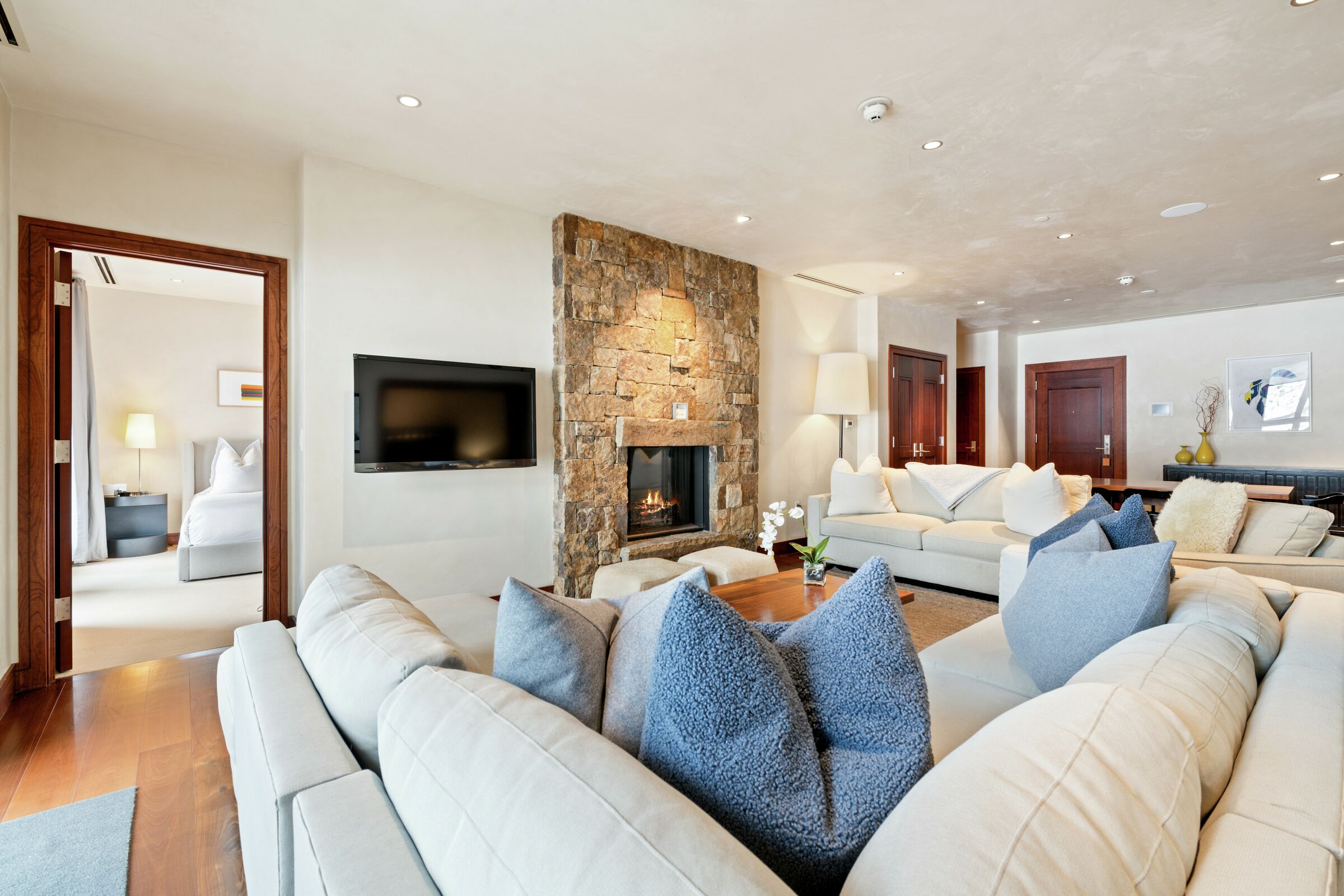 #5CW - Living Room