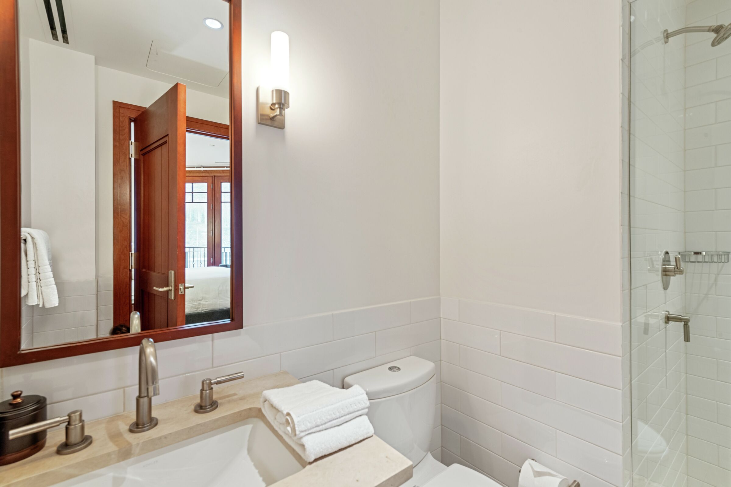 #6CE - Ensuite Bathroom