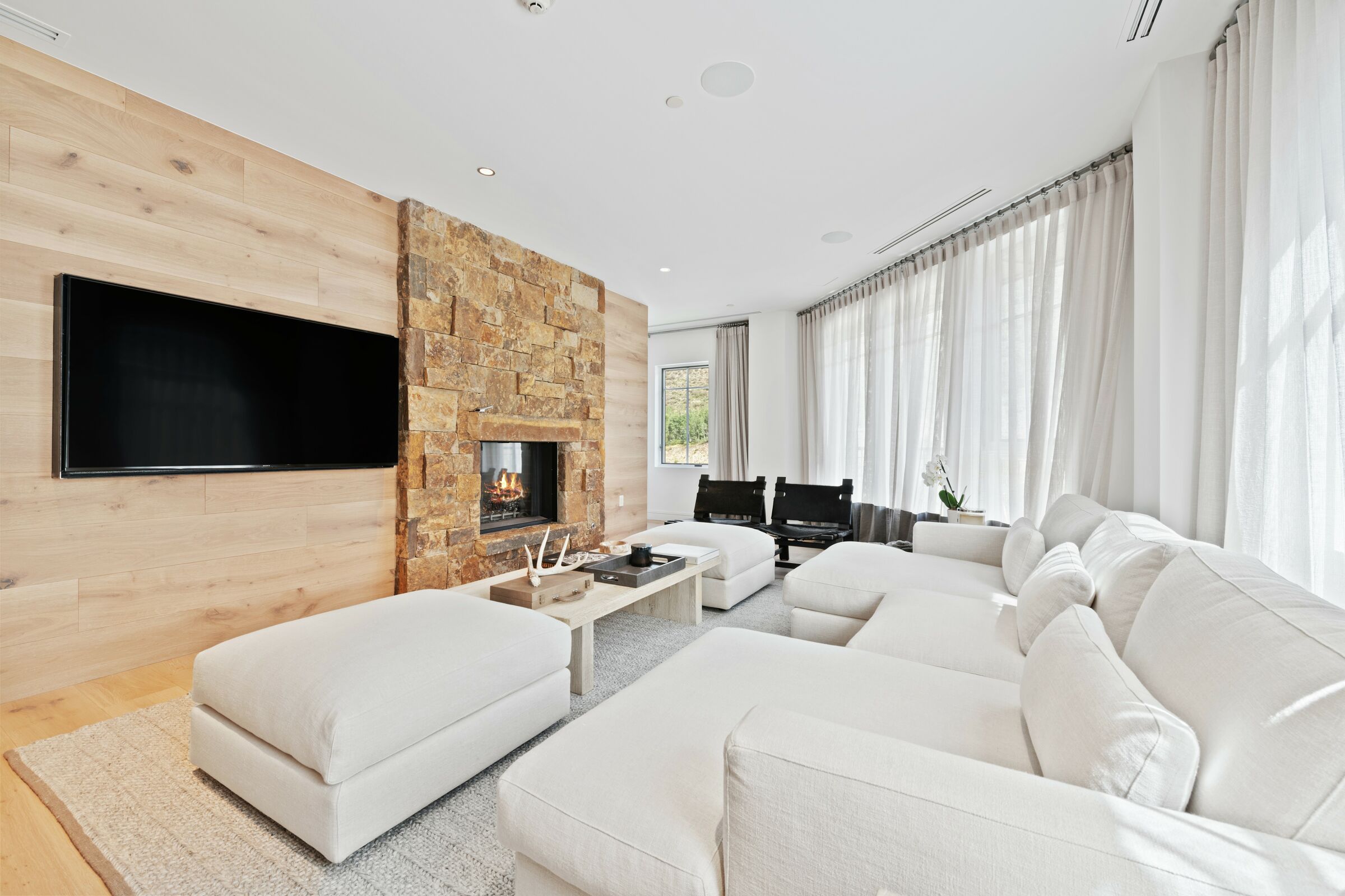 #6EE - Living Room