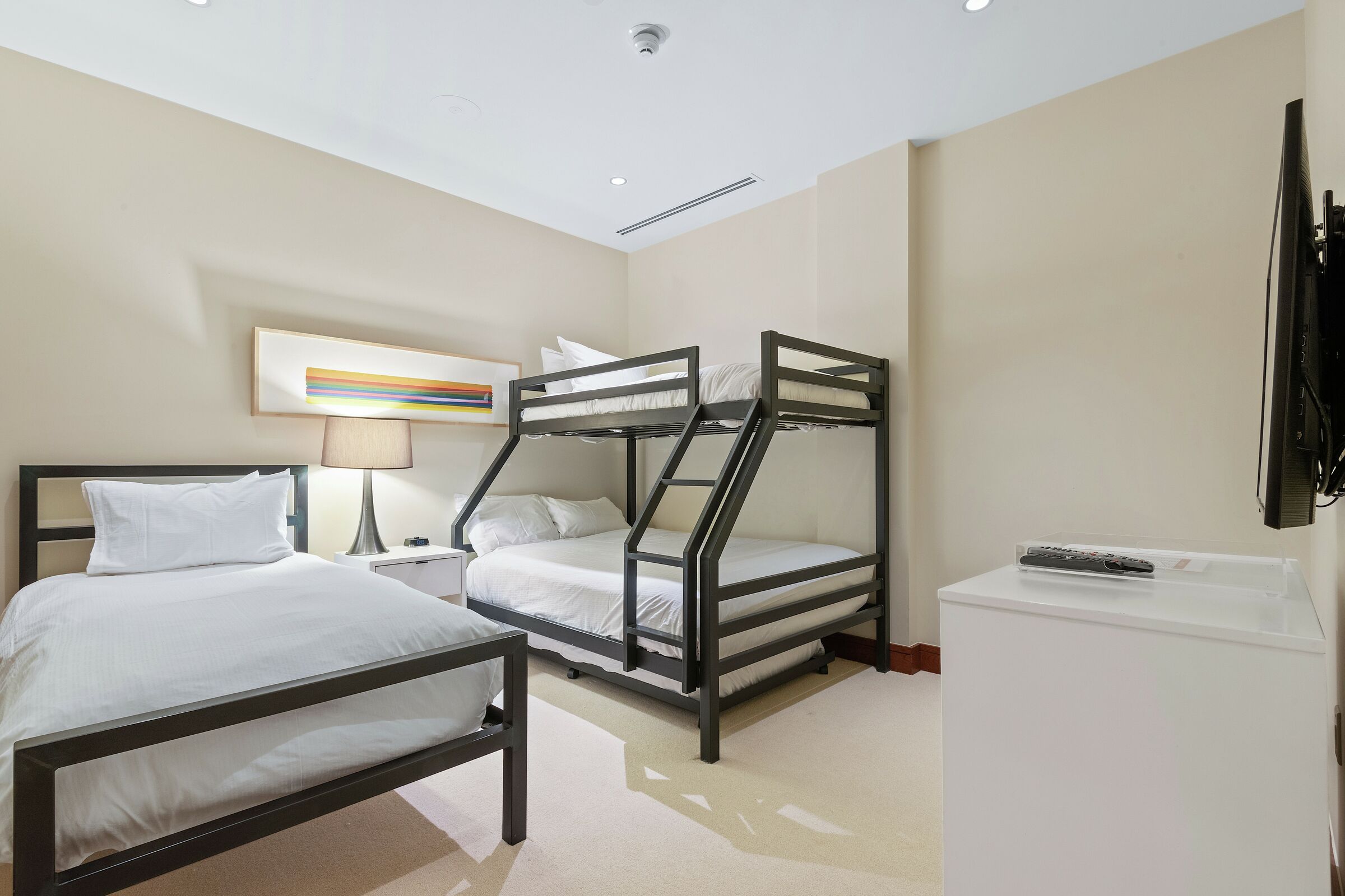 #6EW - Bedroom