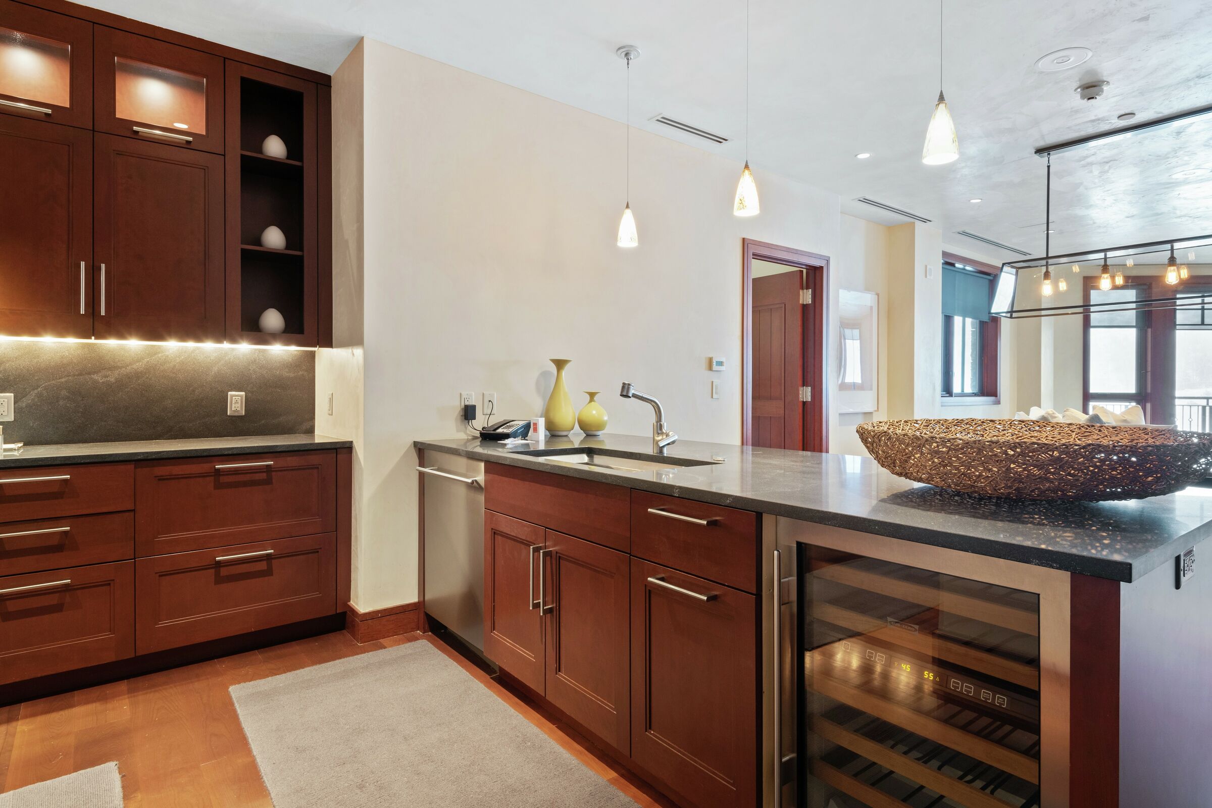 #6EW - Kitchen