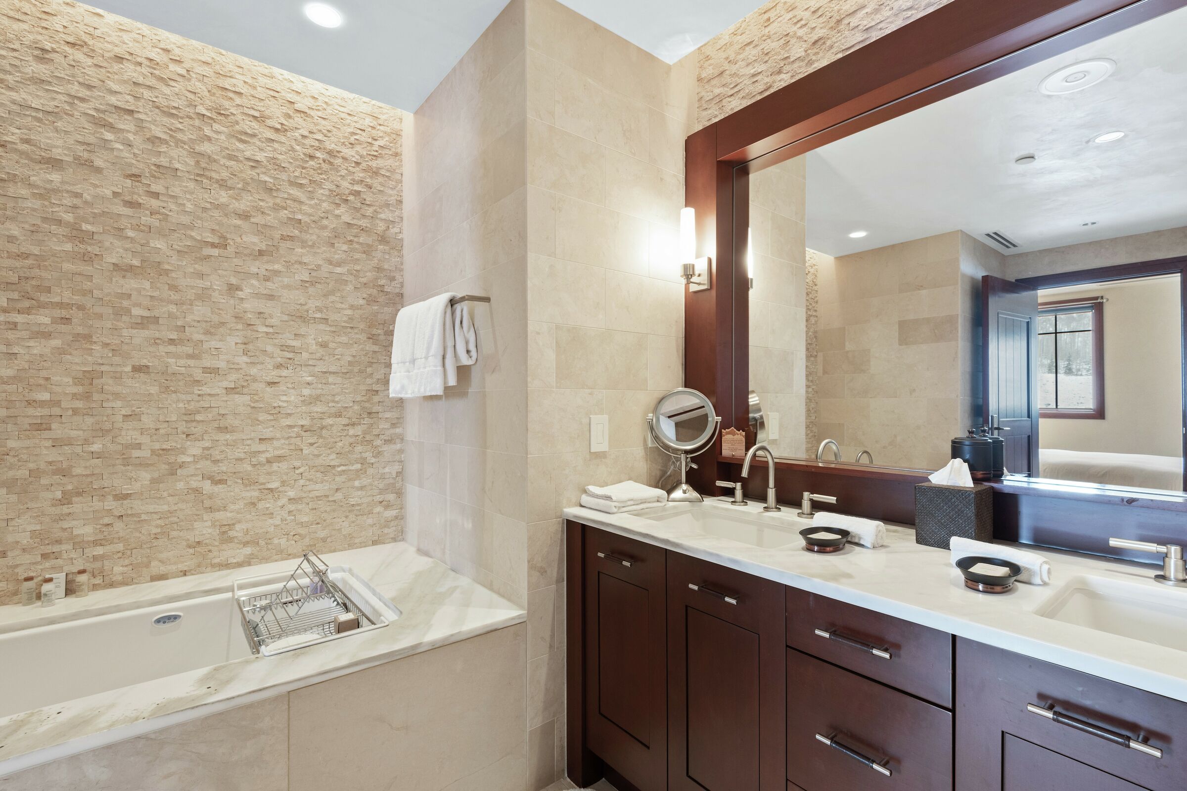 #6EW - Master Ensuite Bathroom