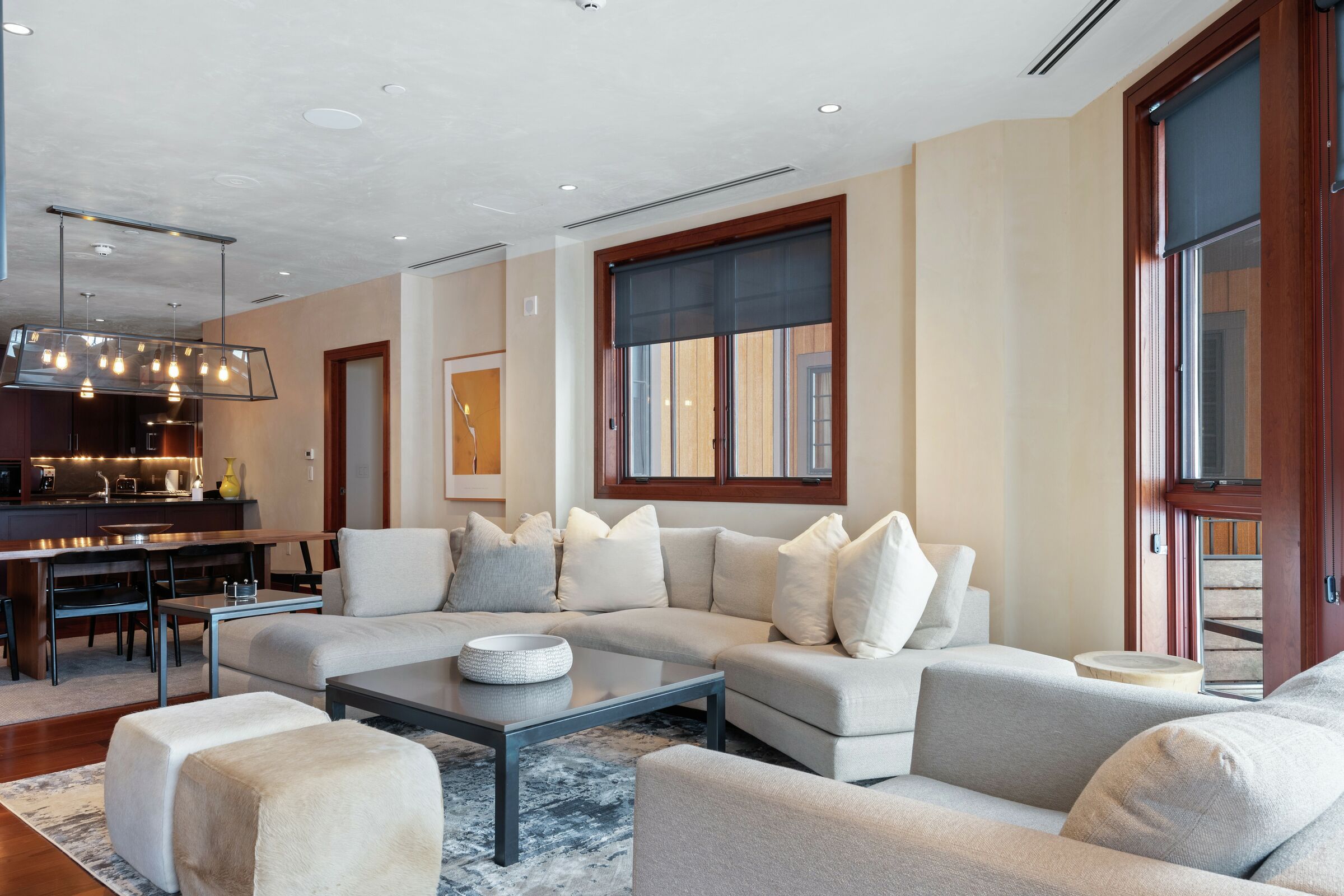 #6EW - Living Room