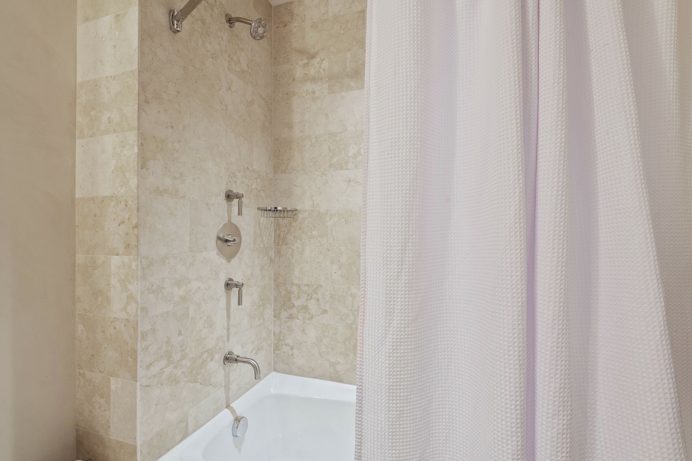 #6EW - Bathroom