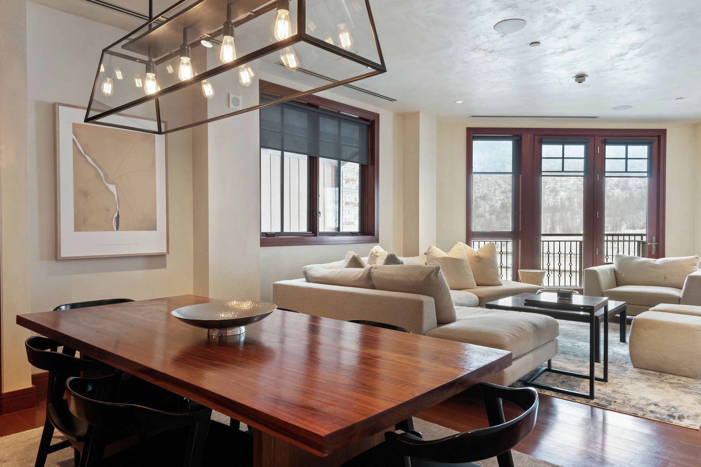 #6EW - Dining Room