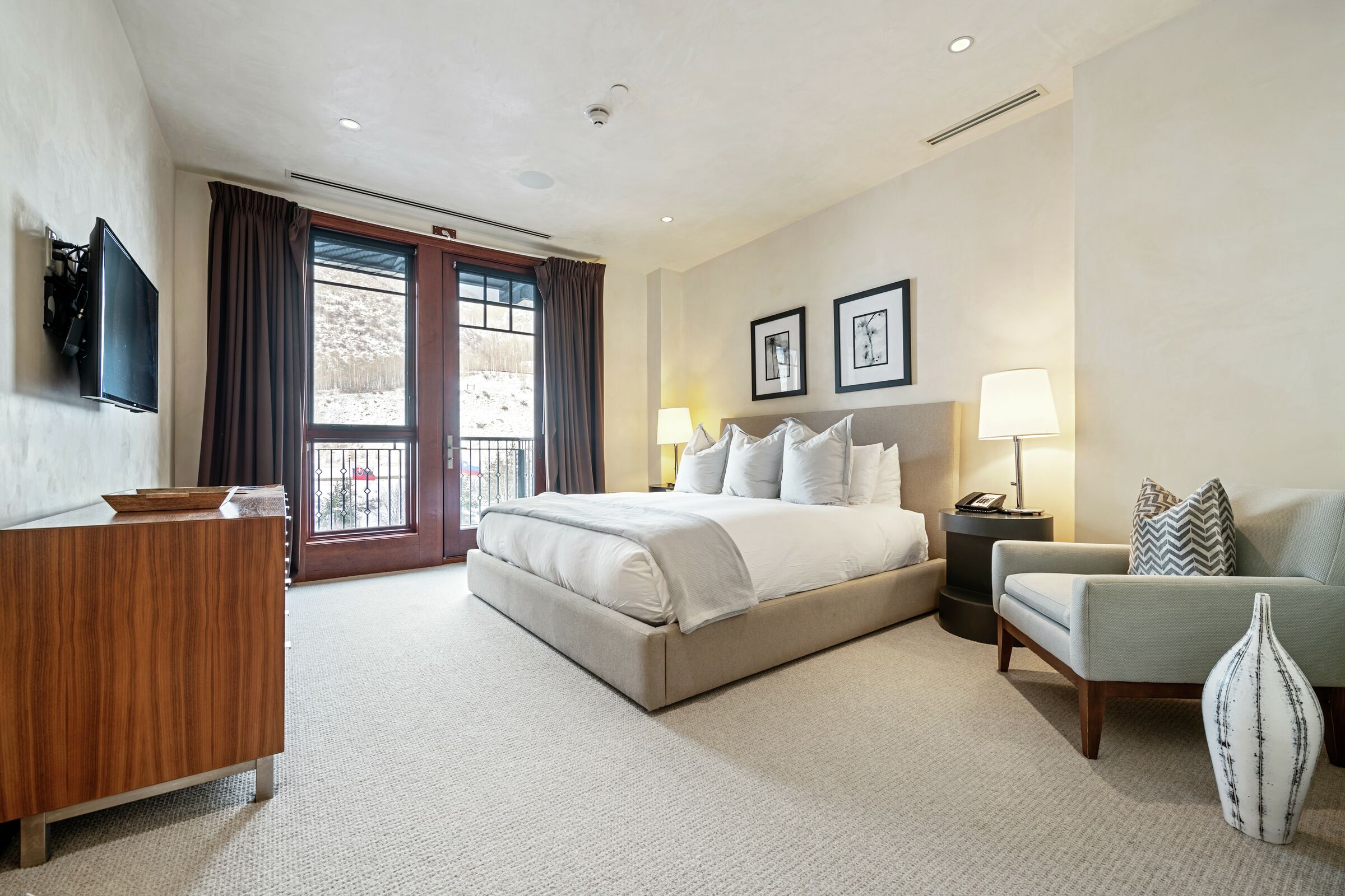 #5AE - Master Bedroom
