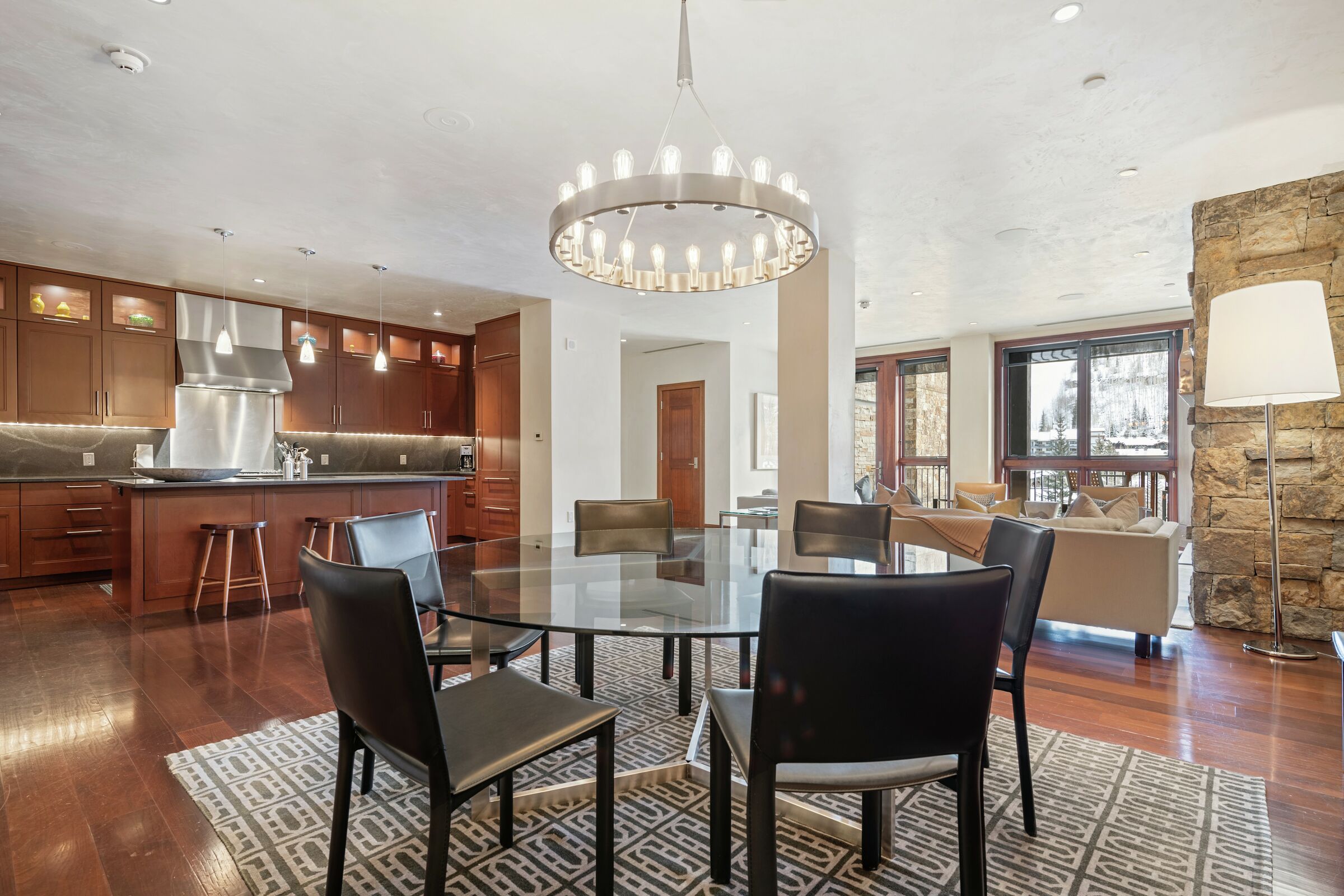 #5AE - Dining Room