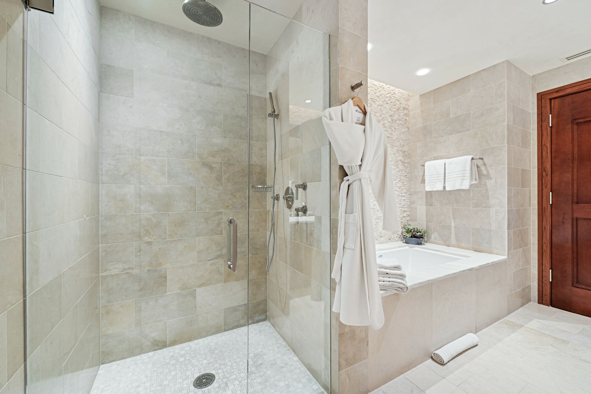 #5AE - Master Ensuite Bathroom