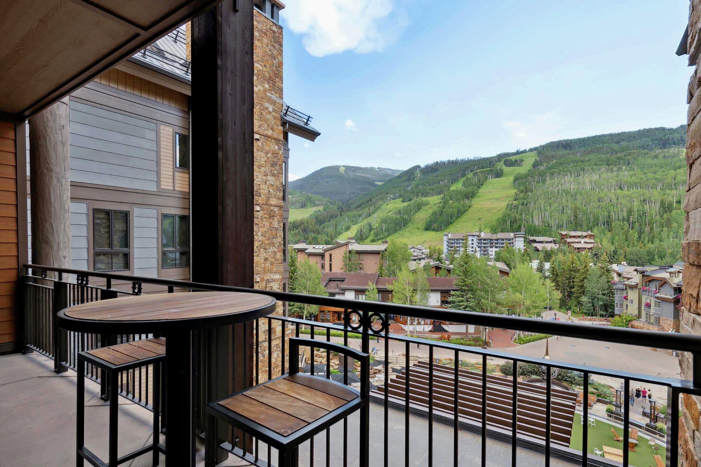 #6AW - Balcony