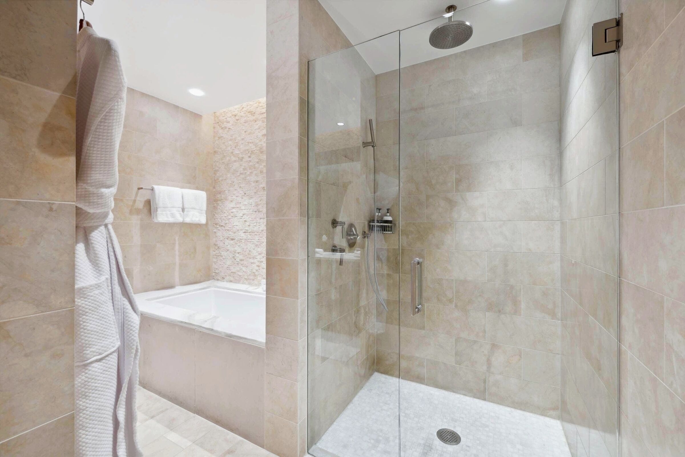 #6AW - Master Ensuite Bathroom