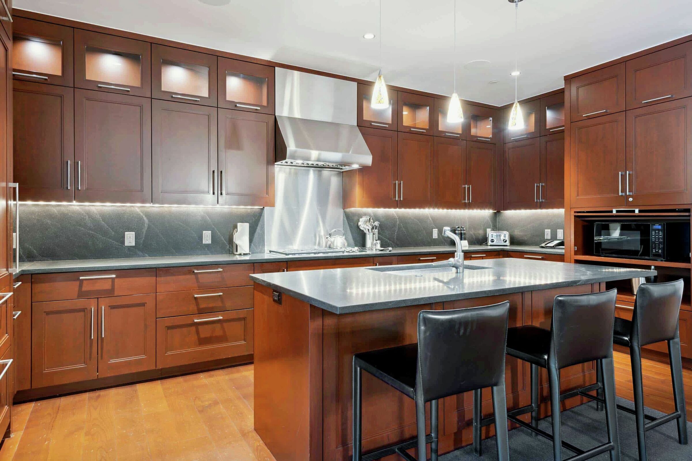 #6AW - Kitchen
