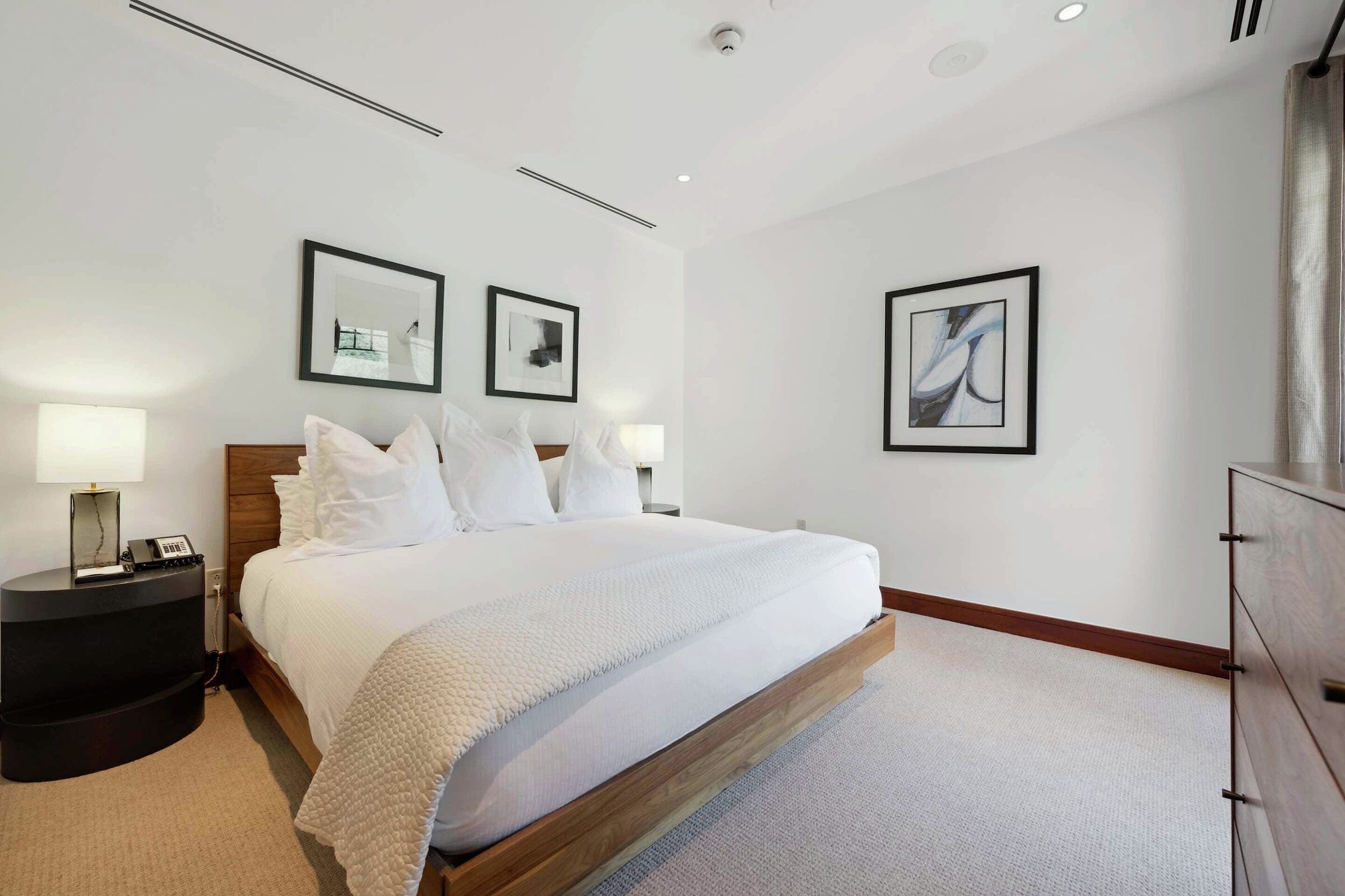 #6AW - Bedroom