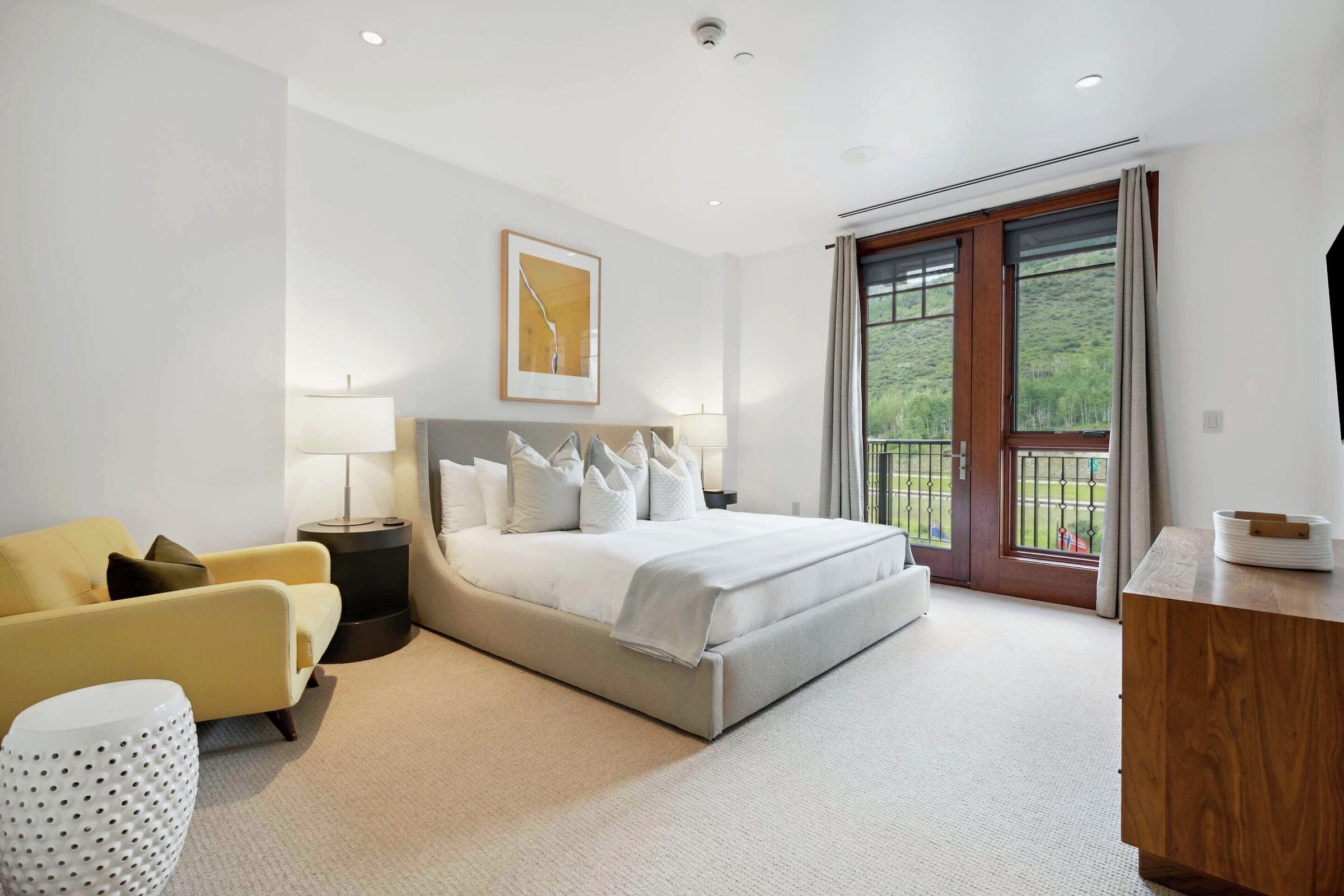 #6AW - Master Bedroom