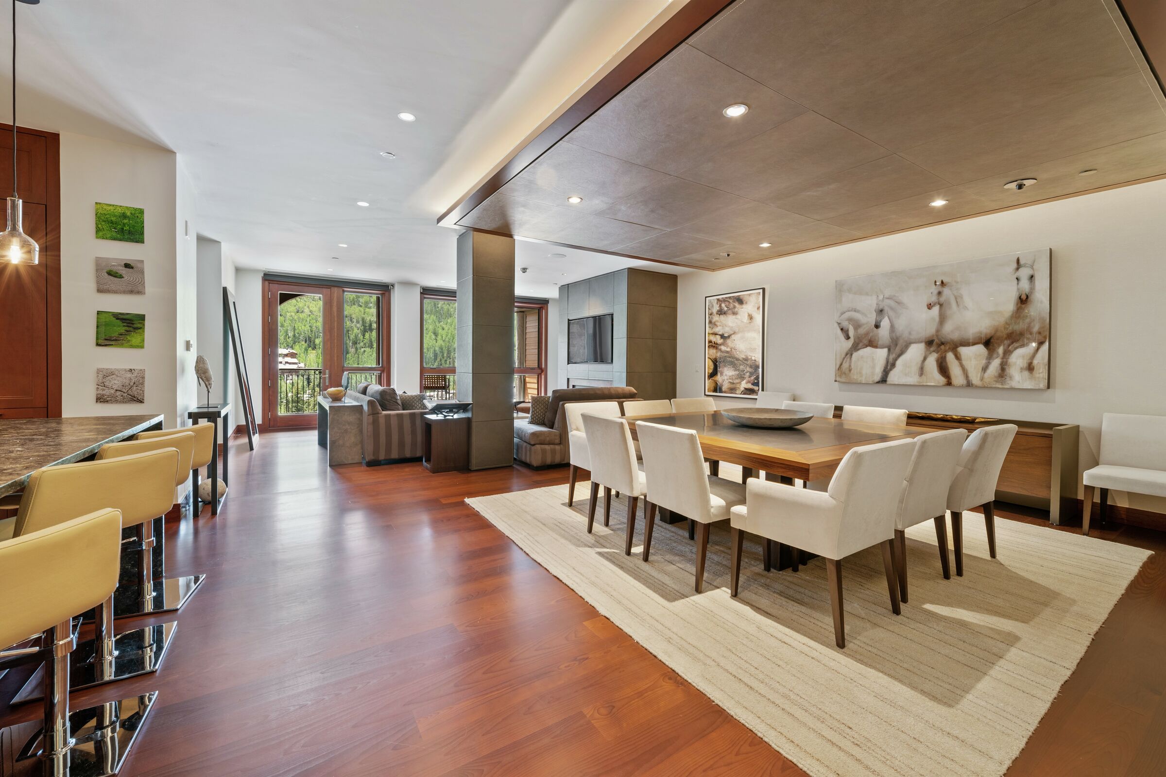 #7AE - Dining Room