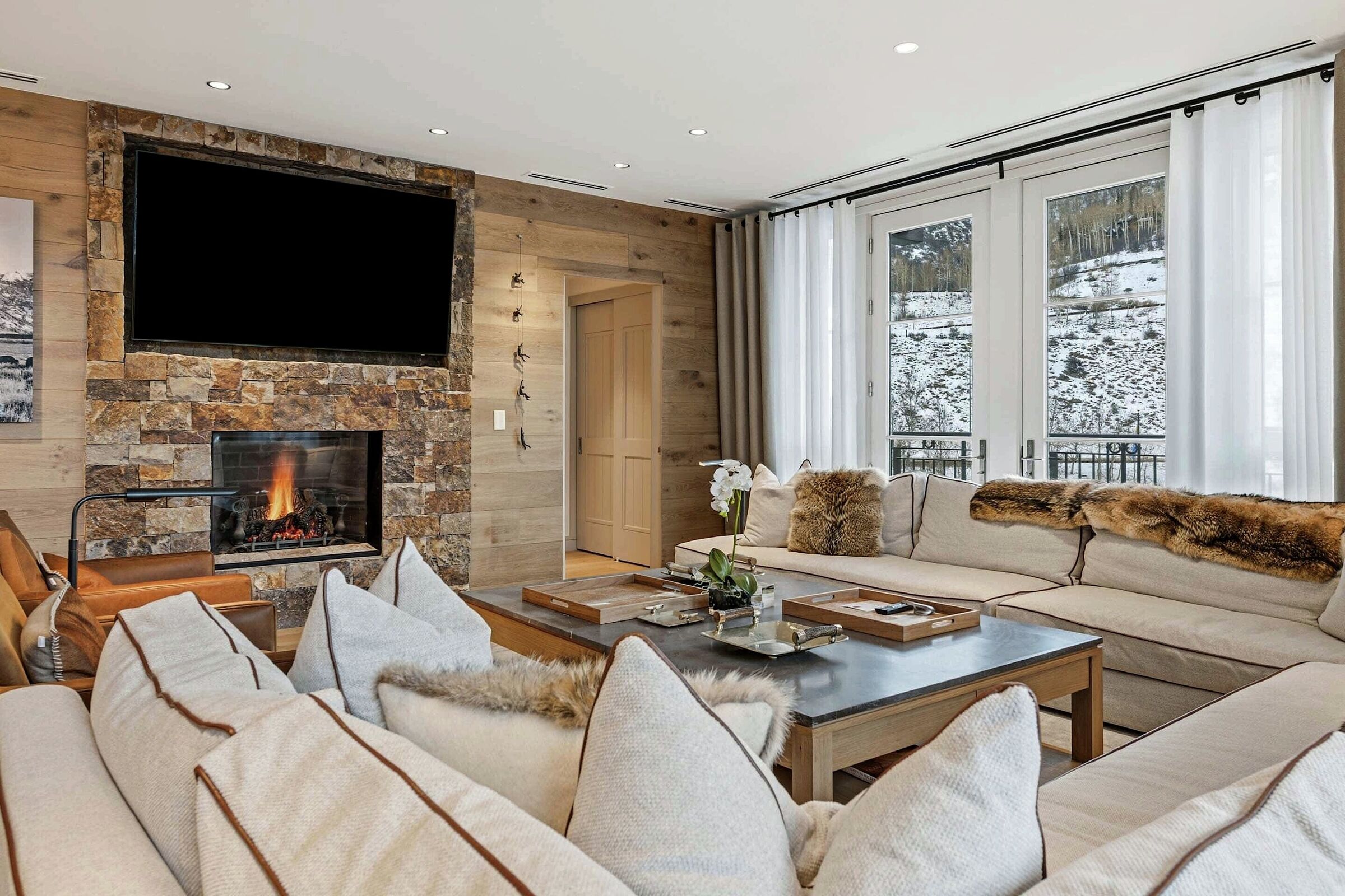 #5FE - Living Area