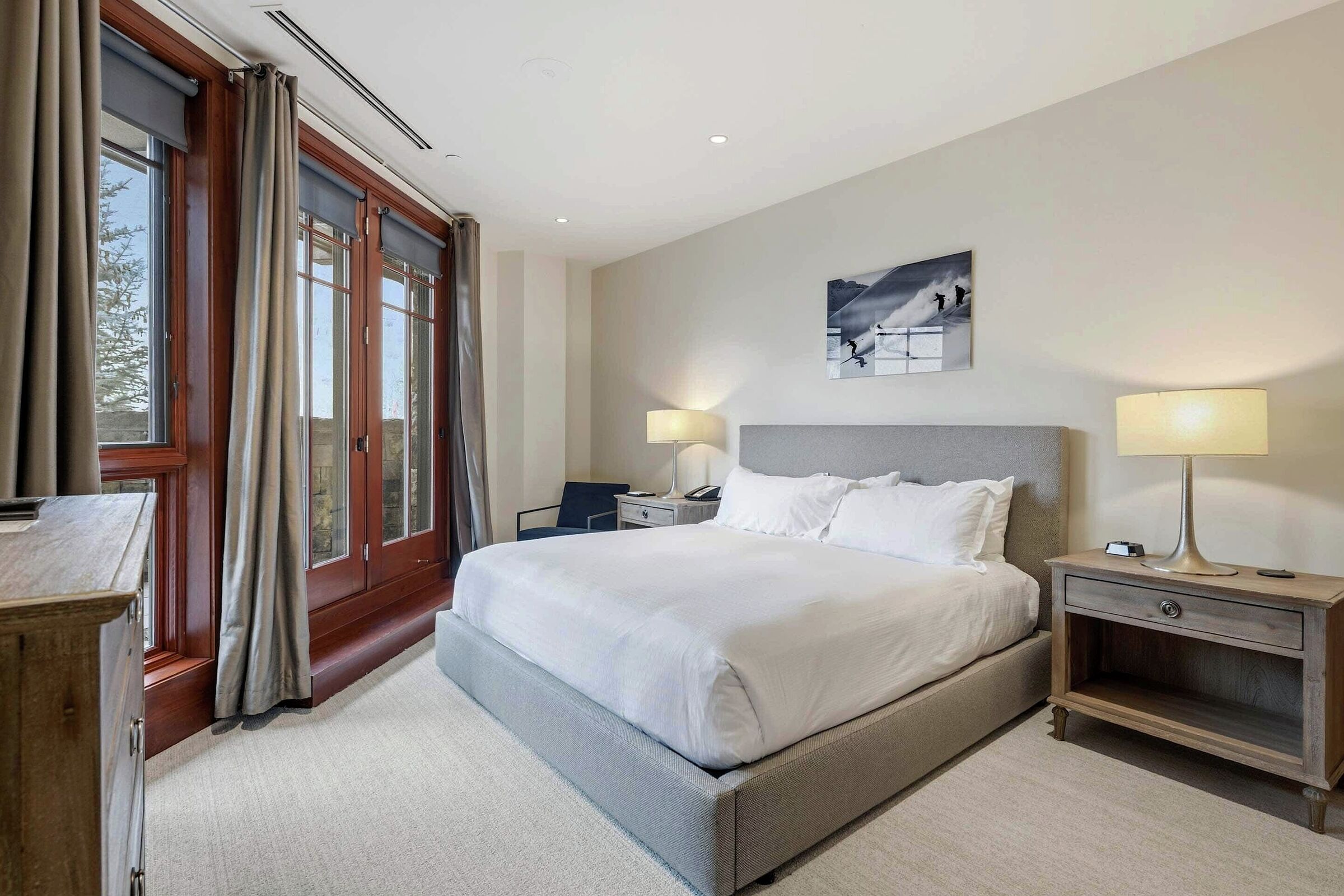 #4CE - Bedroom