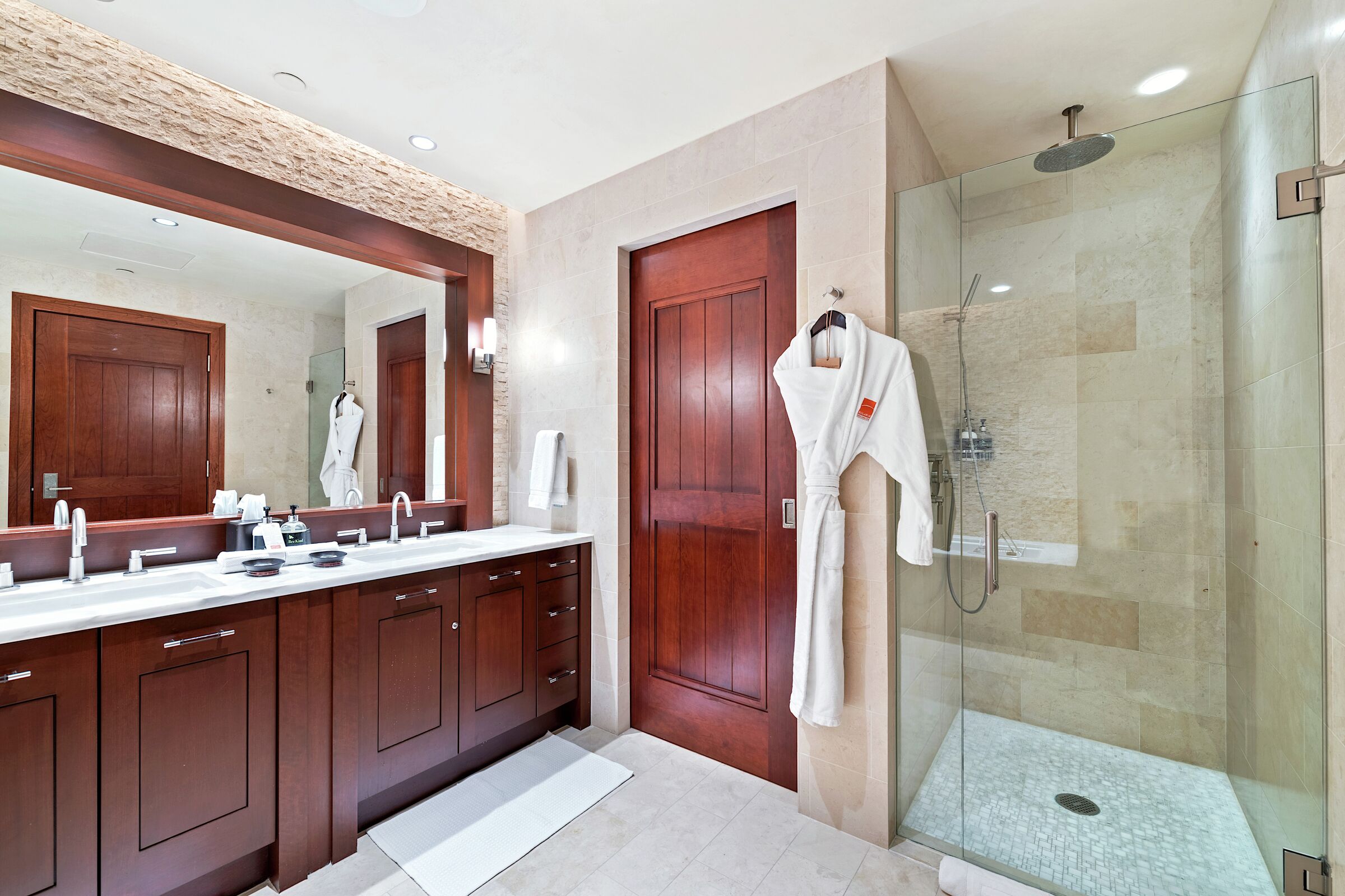 #5EE - Master Ensuite Bathroom