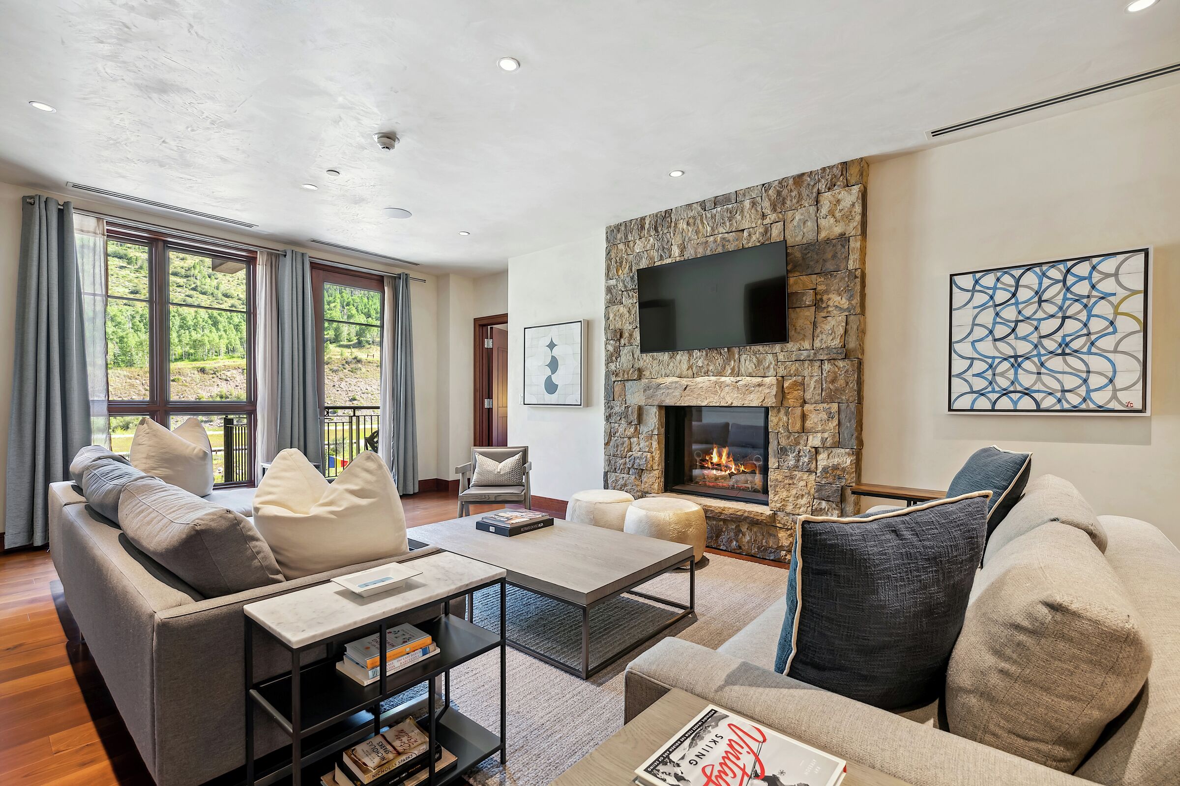 #6CW - Living Room