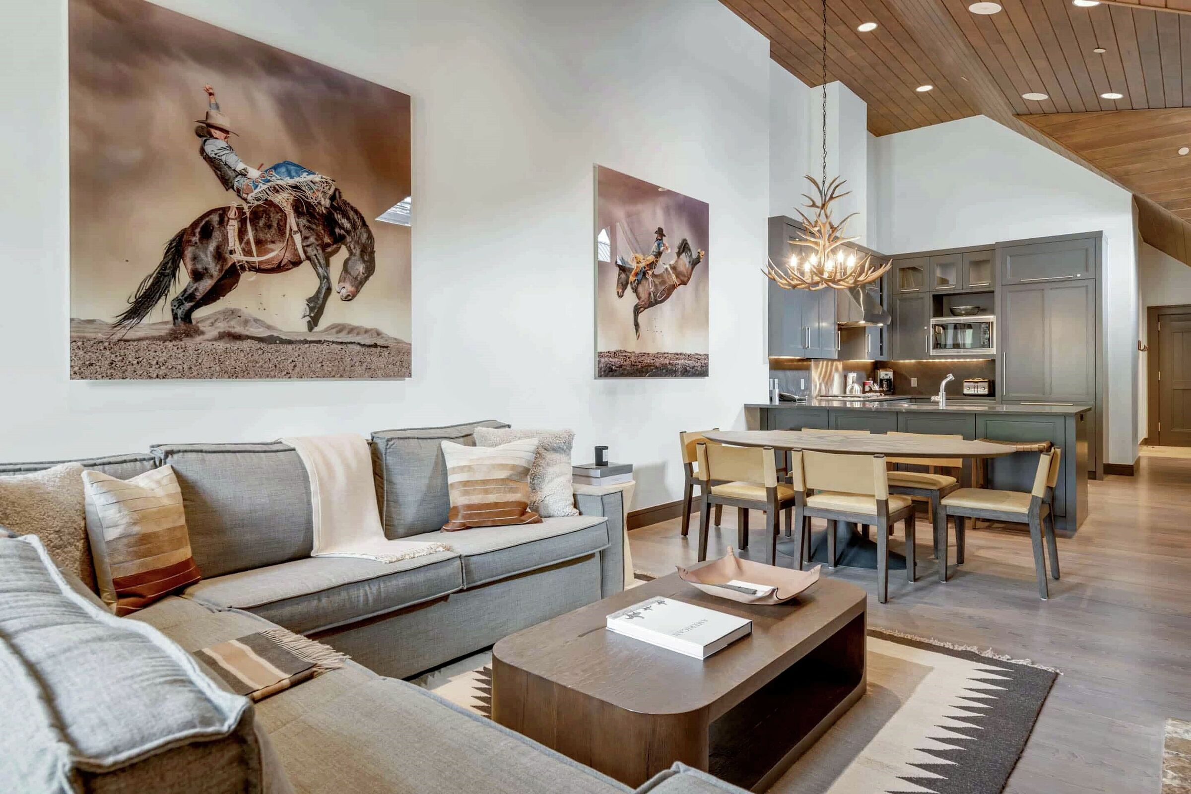 PHEE - Living Area