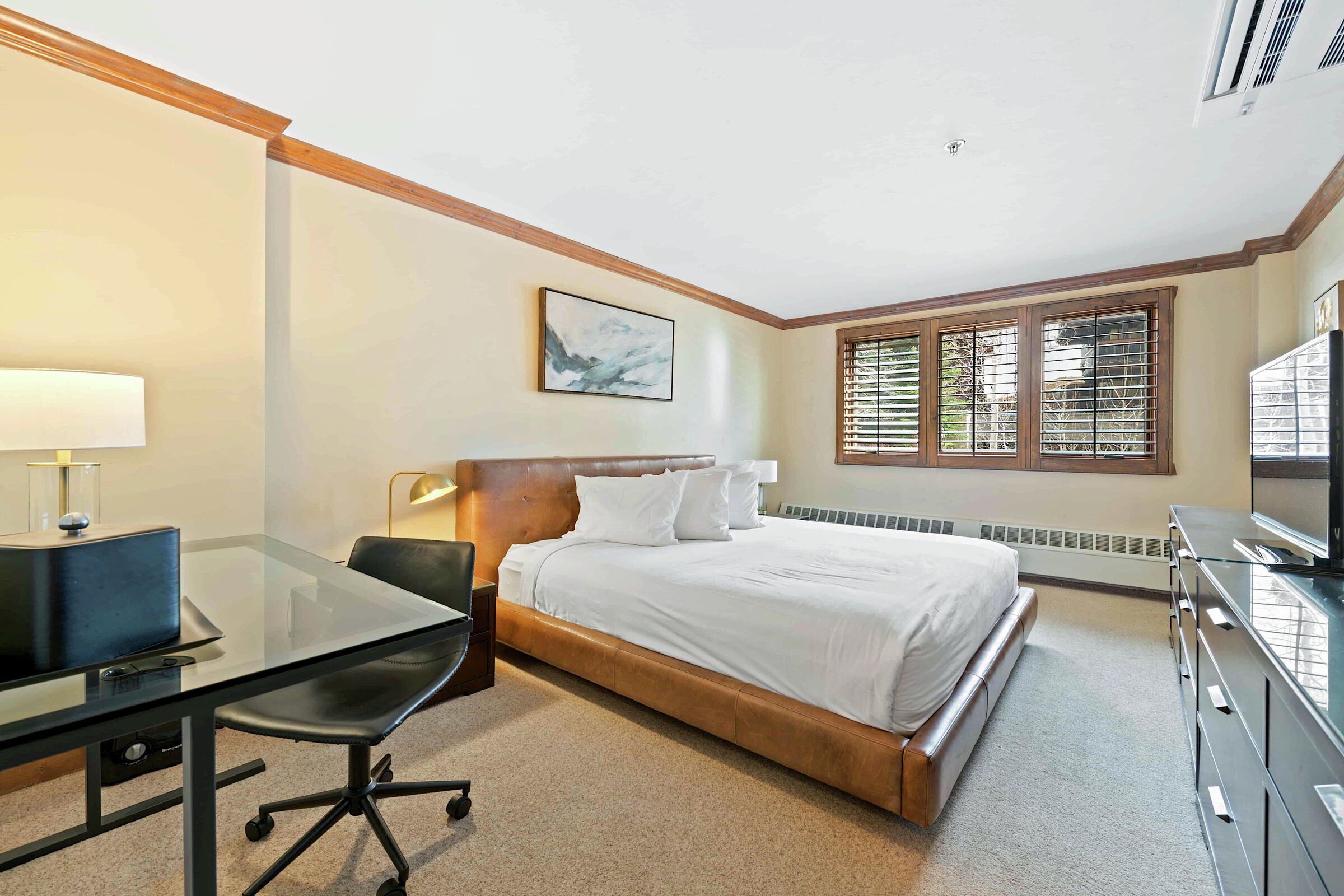 King Lodge Room