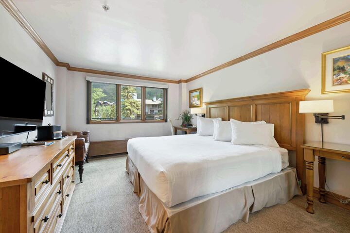 #190 - Studio Living Area