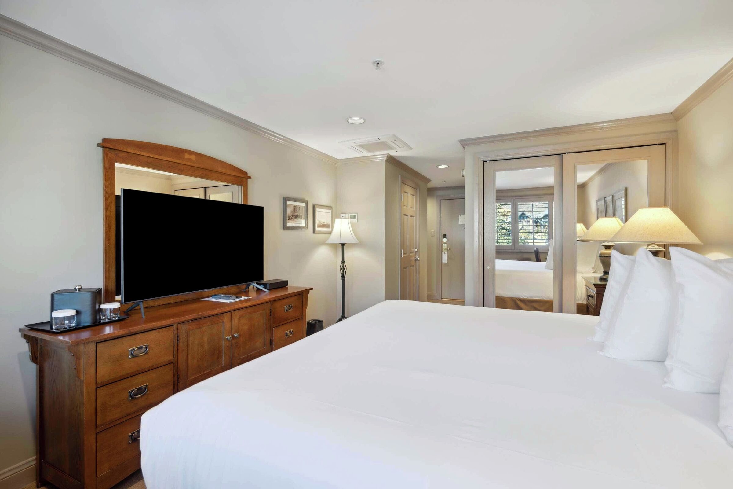 #482 - Studio Living Area
