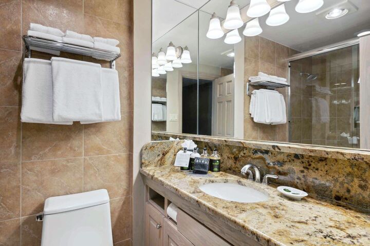 #482 - Studio Bathroom