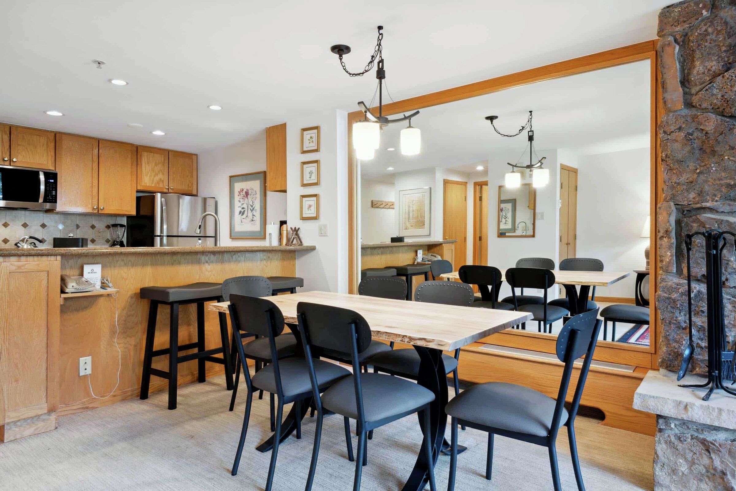 Dining Area & Kitchen