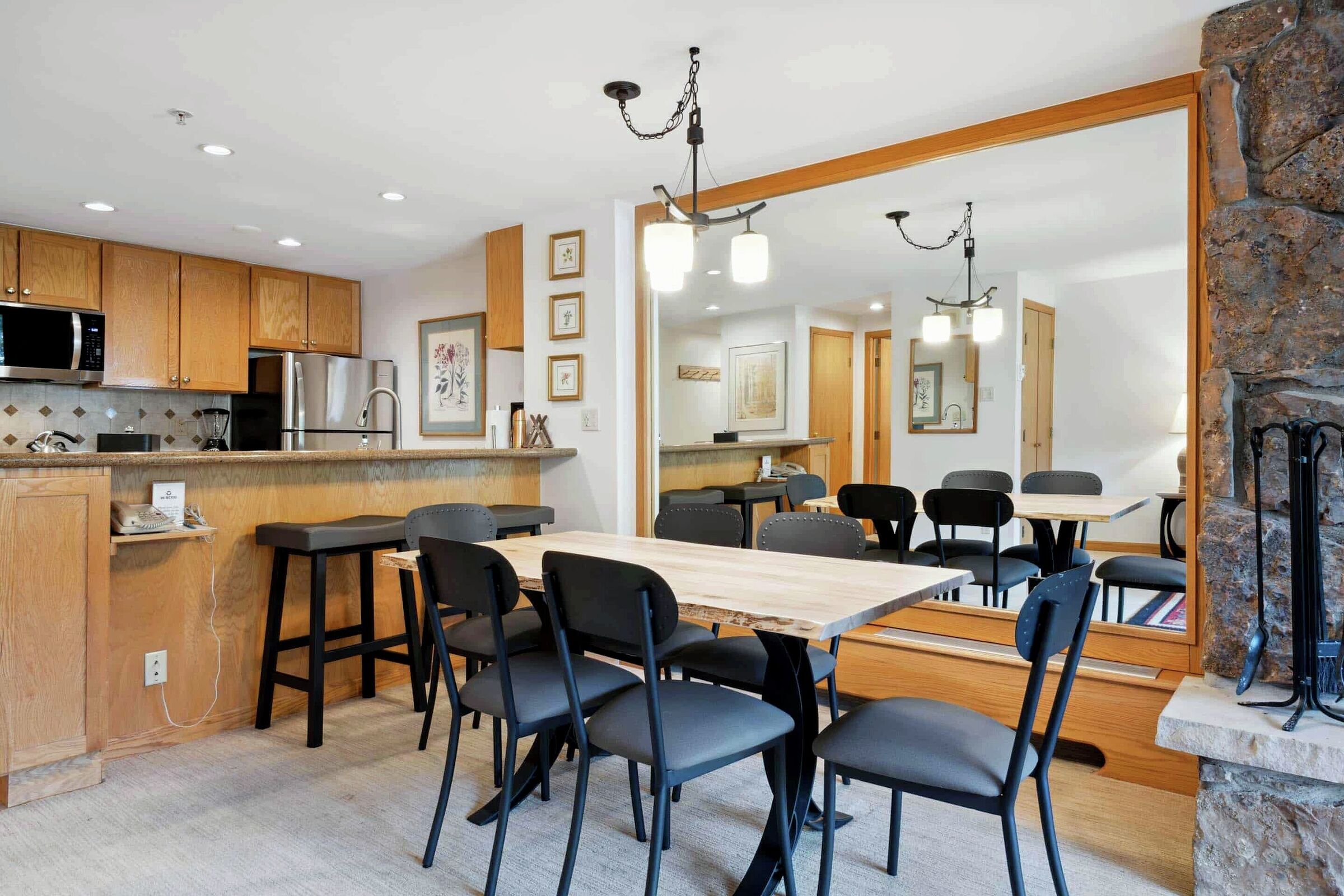 Dining Area & Kitchen