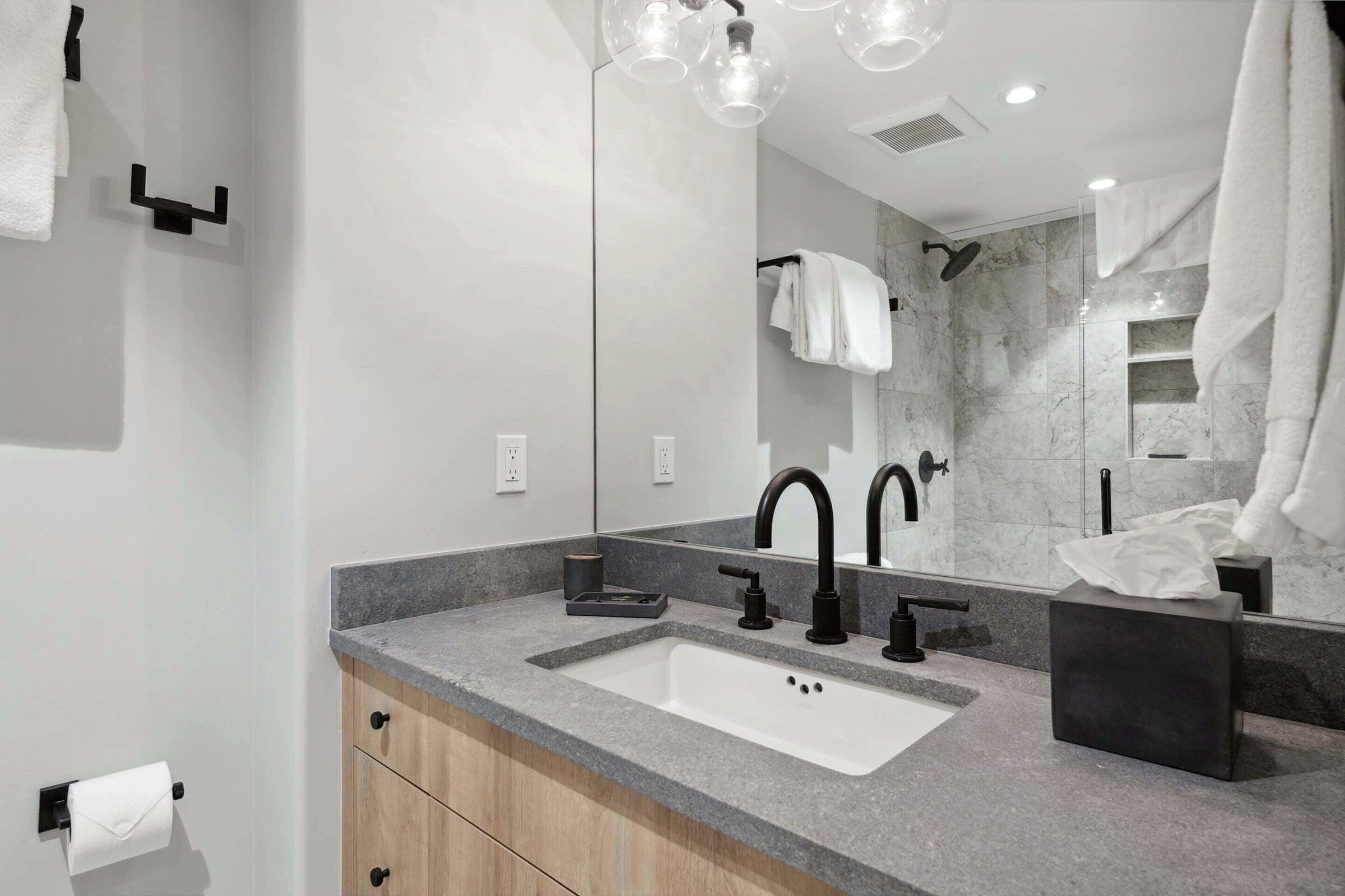 #699 - Bathroom