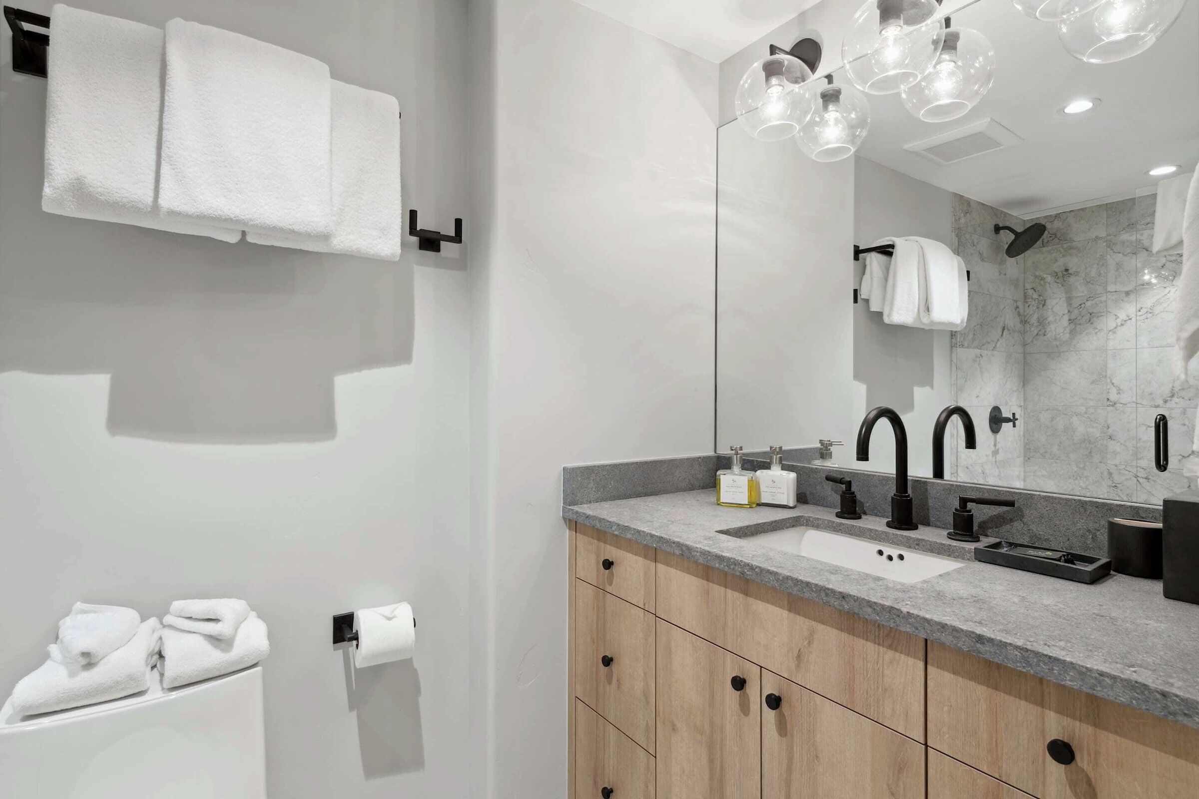 #699 - Bathroom