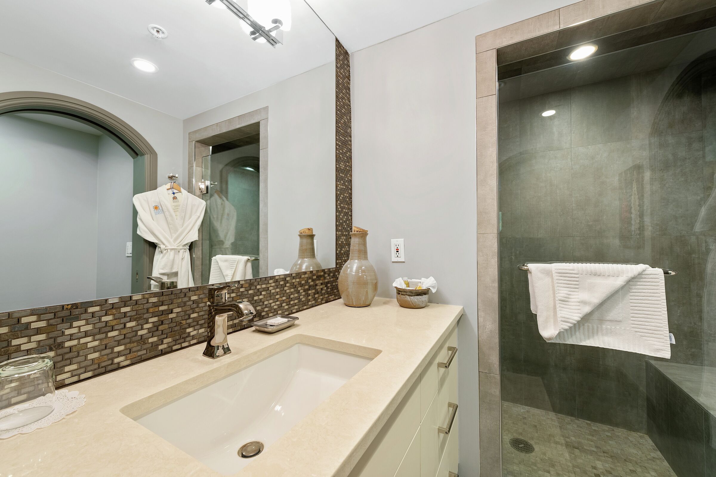 #677 - Master Ensuite Bathroom