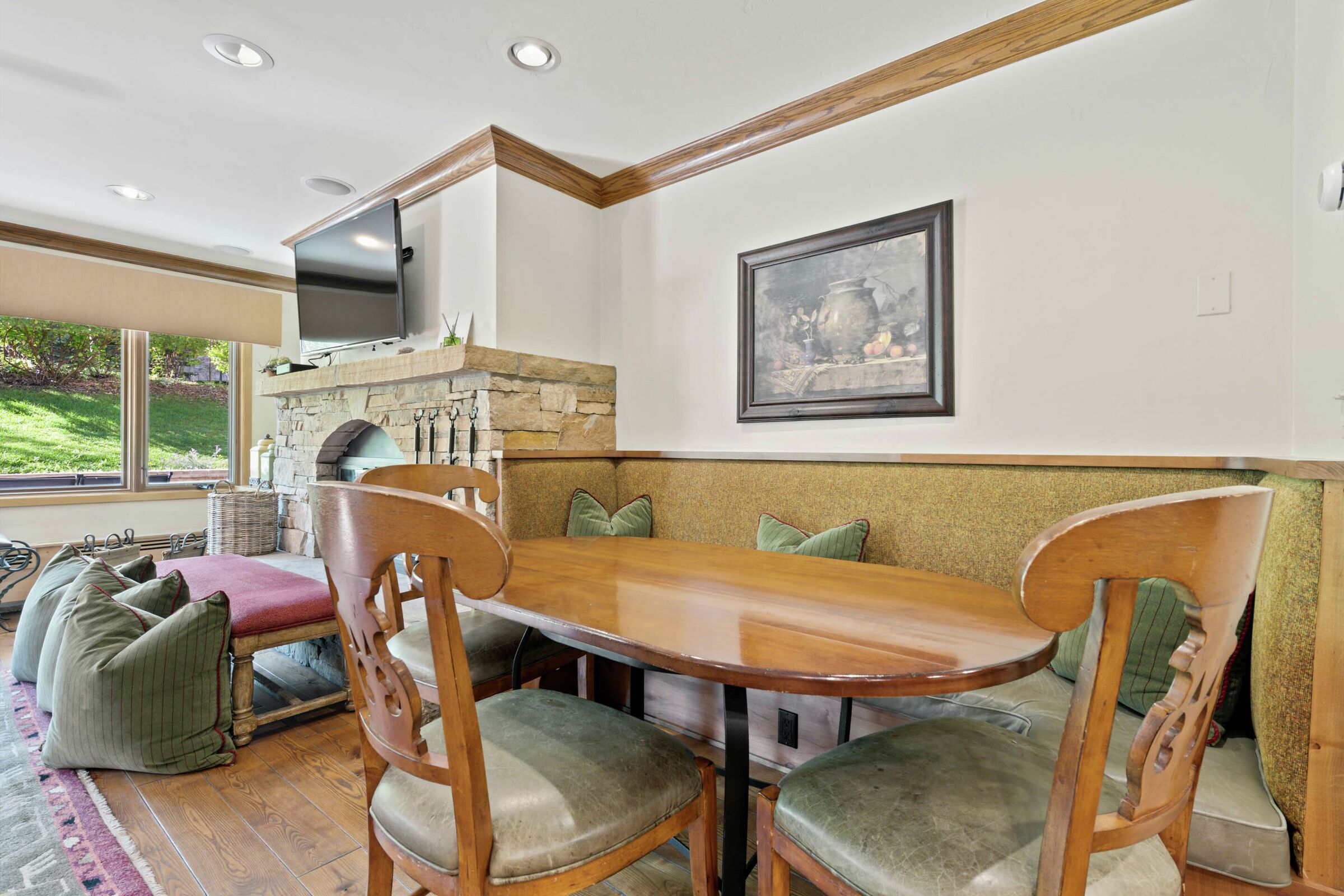 #187 - Dining Area