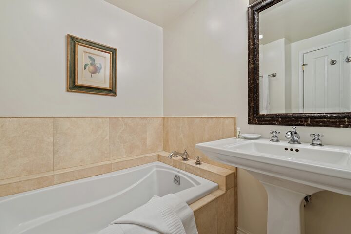 #487 - Master Ensuite Bathroom