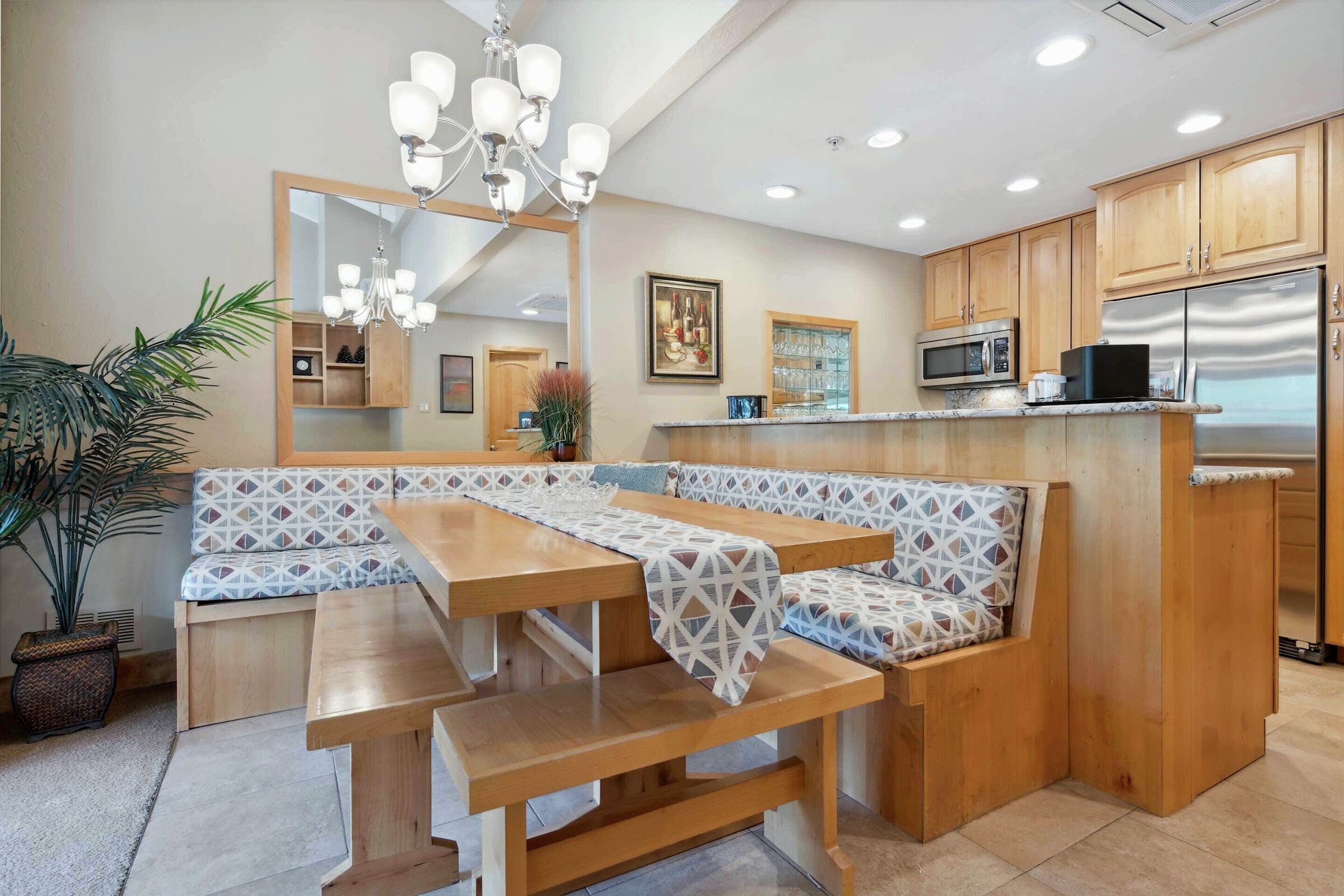 Dining Area & Kitchen