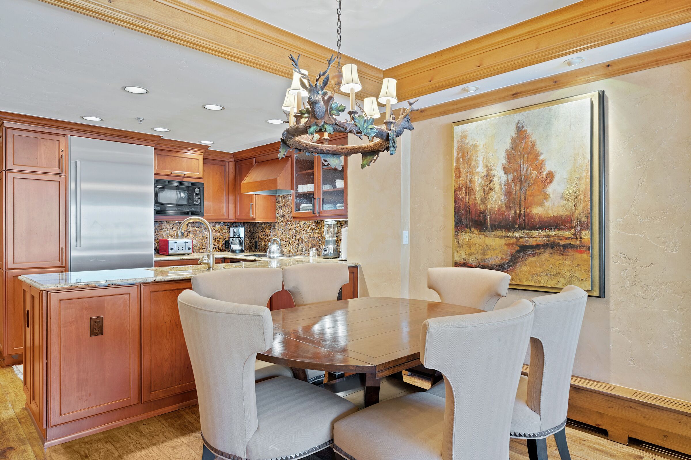 #694 - Dining Area & Kitchen