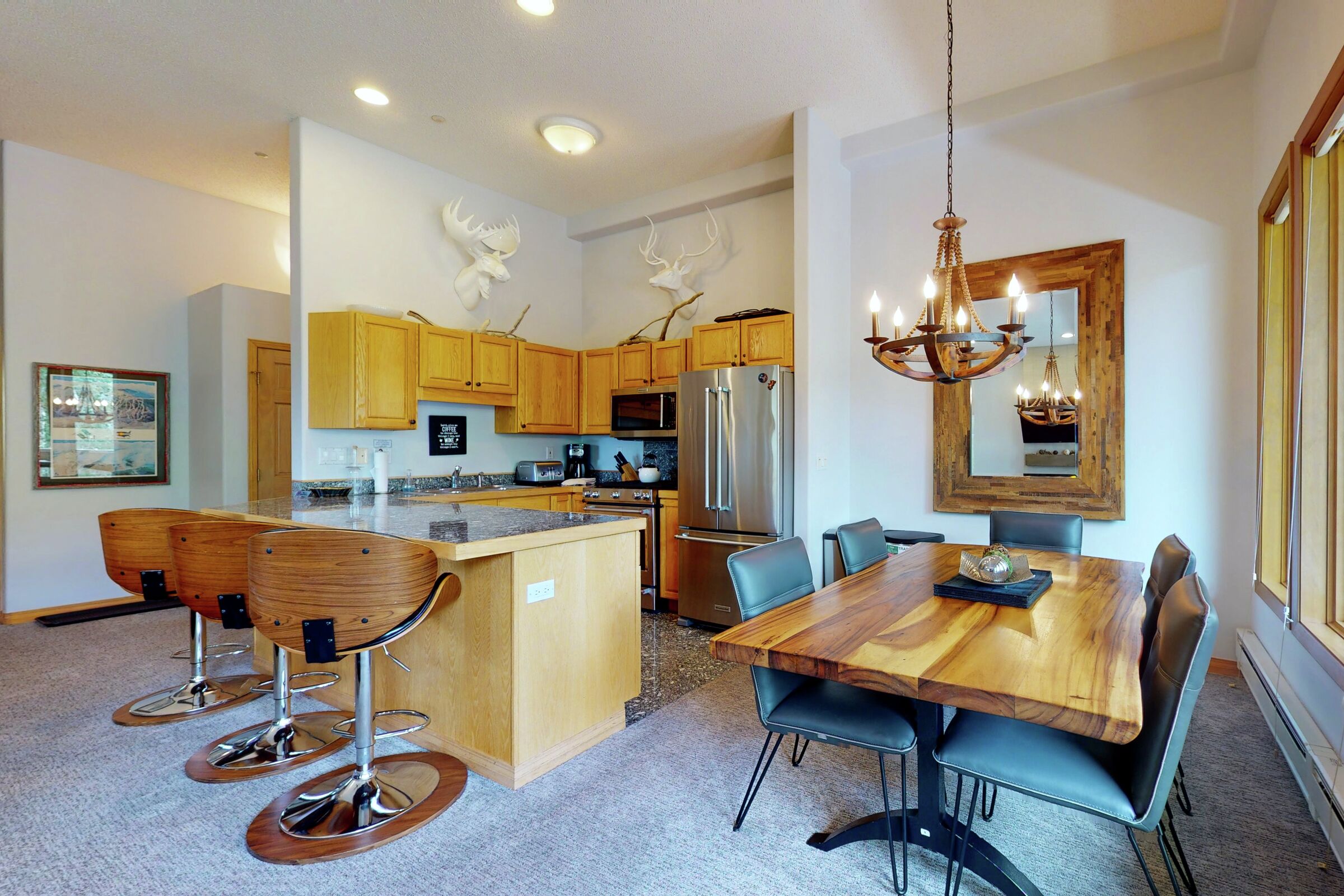 #34D - Dining Room & Kitchen