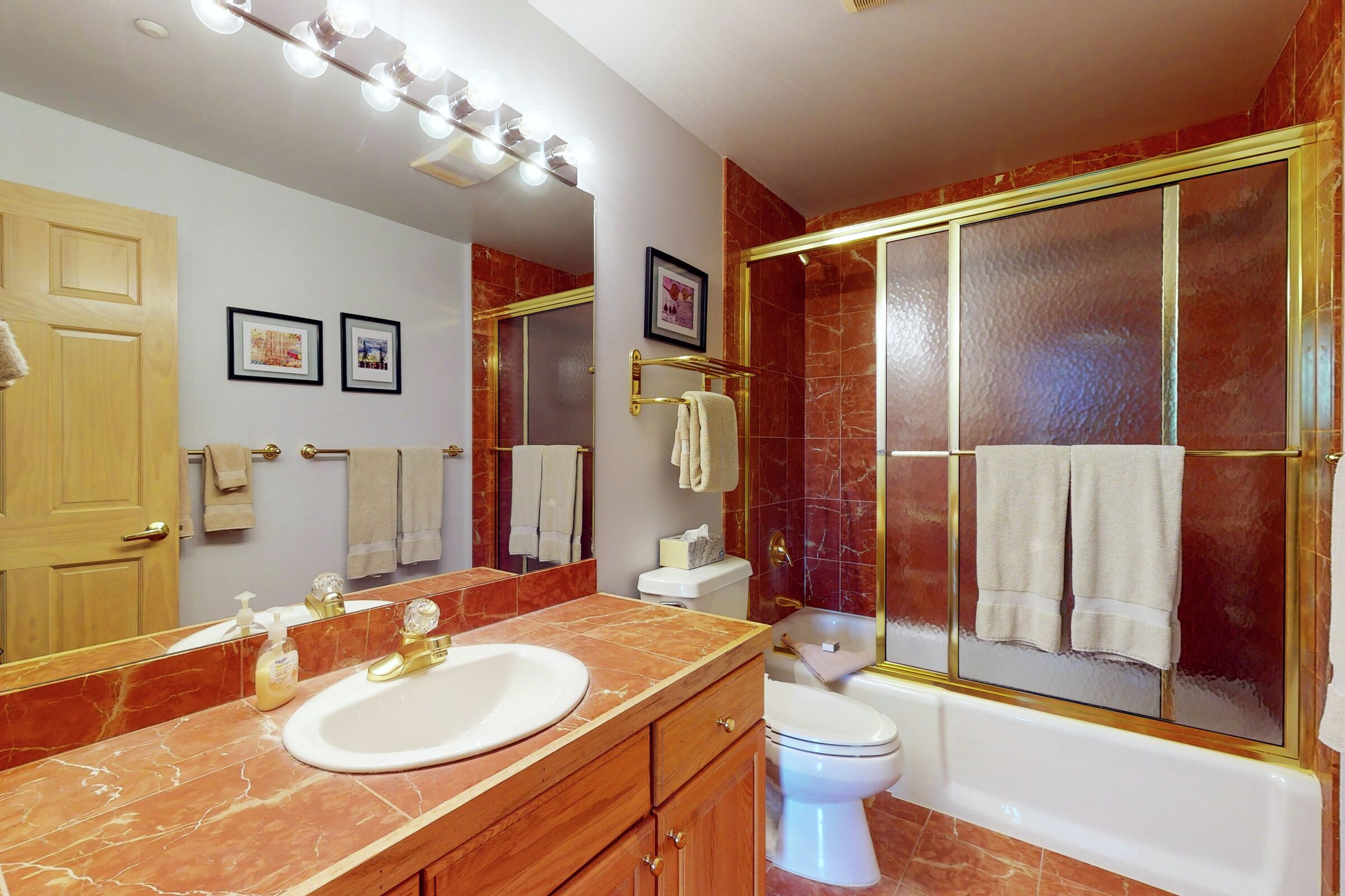 #34D - Bathroom