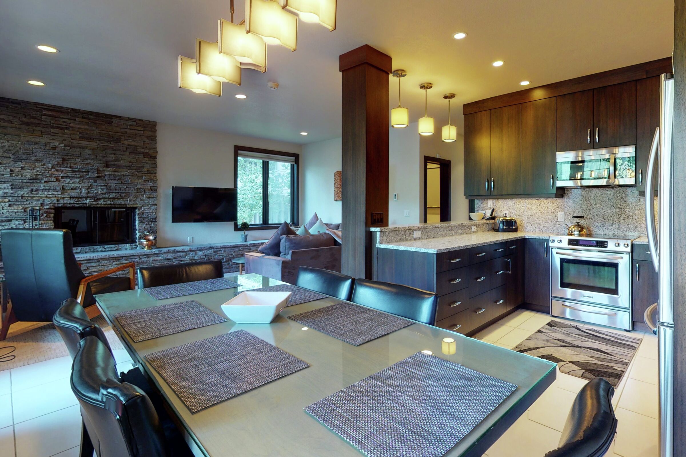 #24A - Dining Room & Kitchen