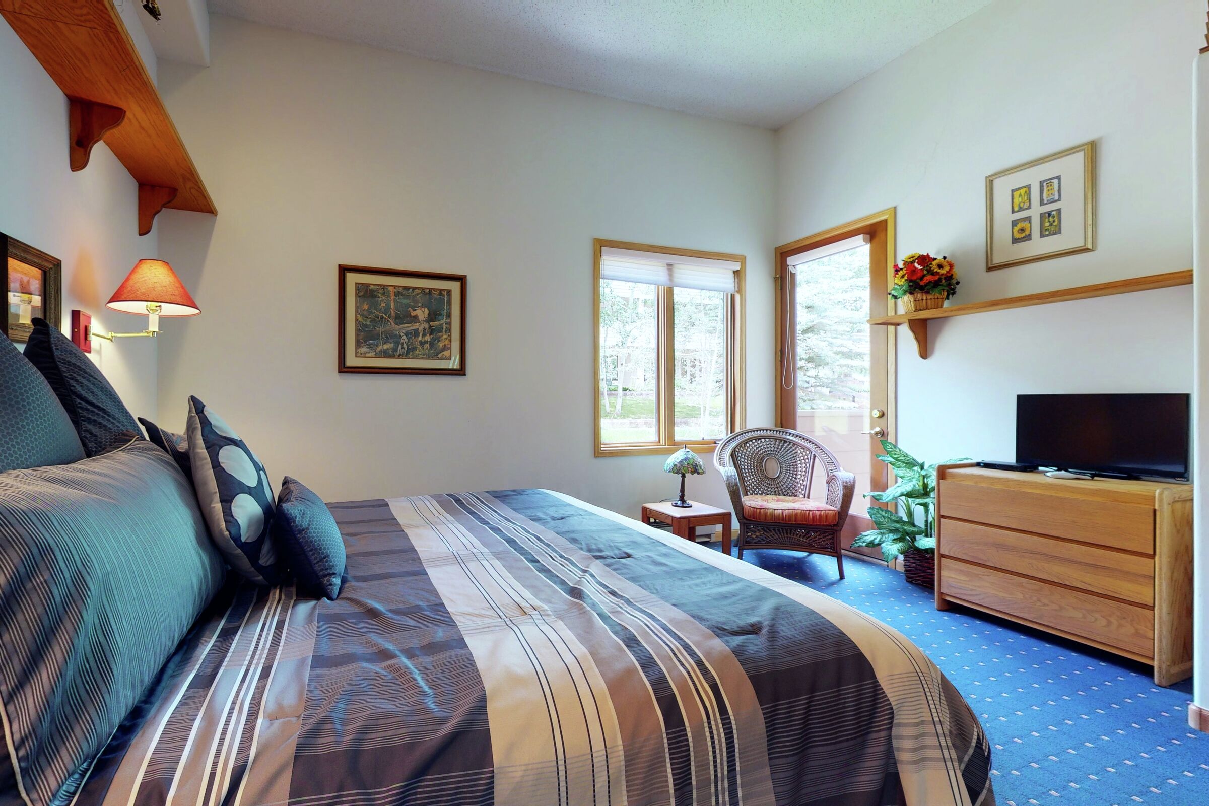 #33E - Bedroom