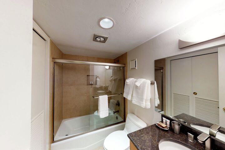3 Bdrm - Shared Ensuite Bathroom