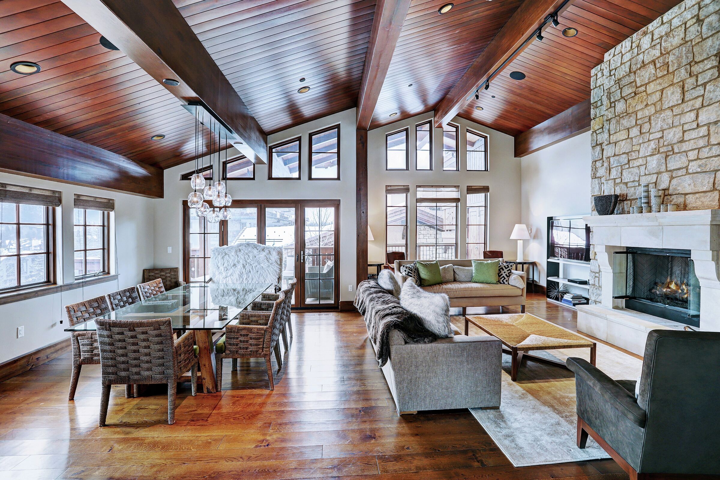 Living Area & Dining Area